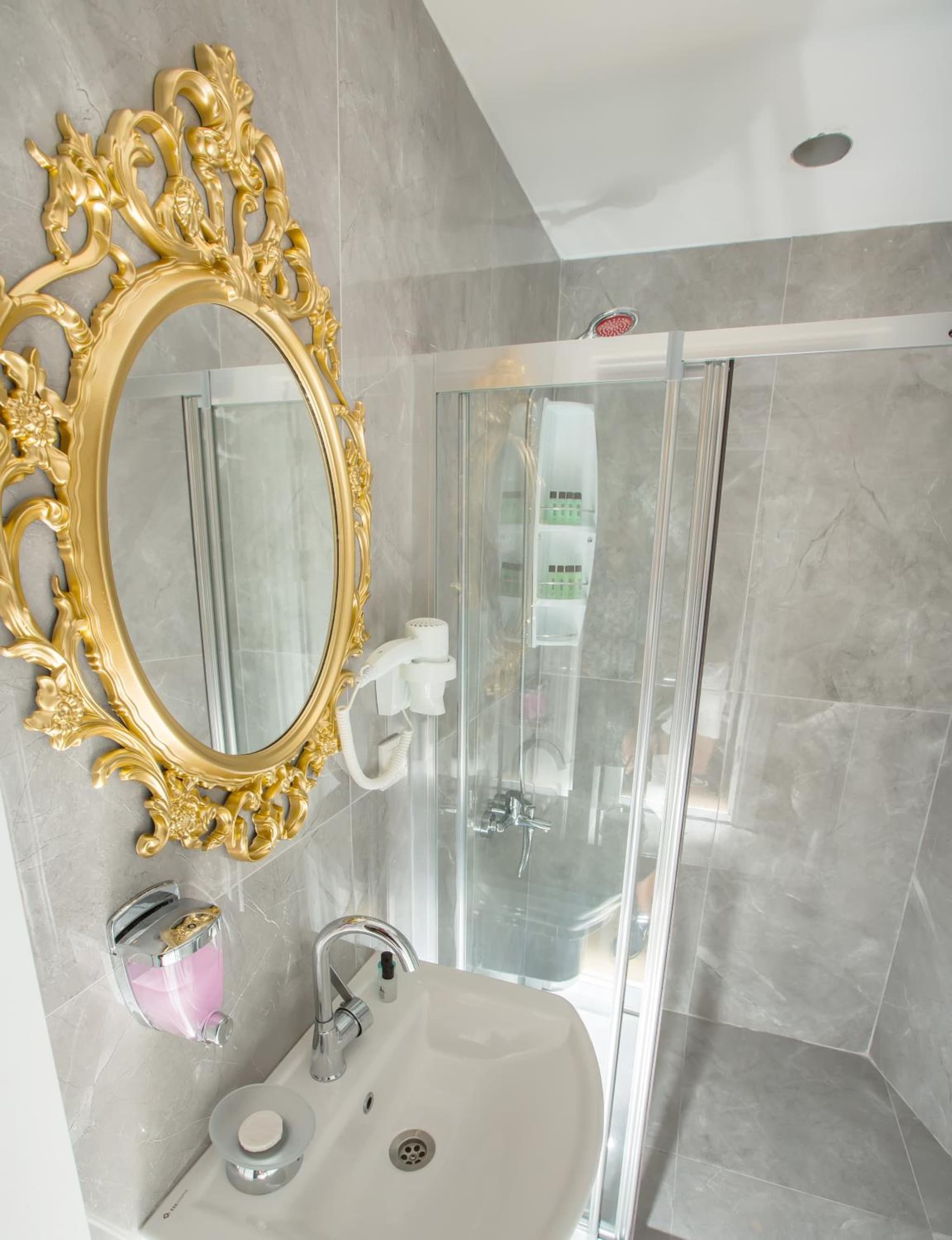 Atlantis Royal Otel - Image 4