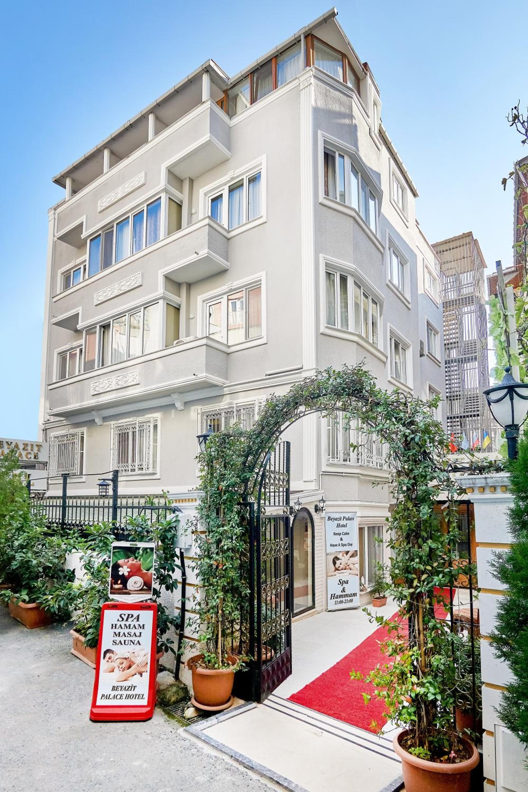 Beyazit Palace Otel Cafe & Restoran - Image 1