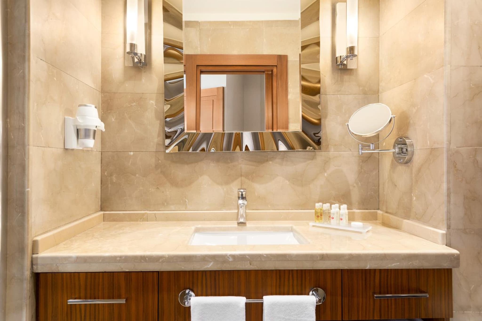 Days Hotel by Wyndham İstanbul Maltepe - Image 4