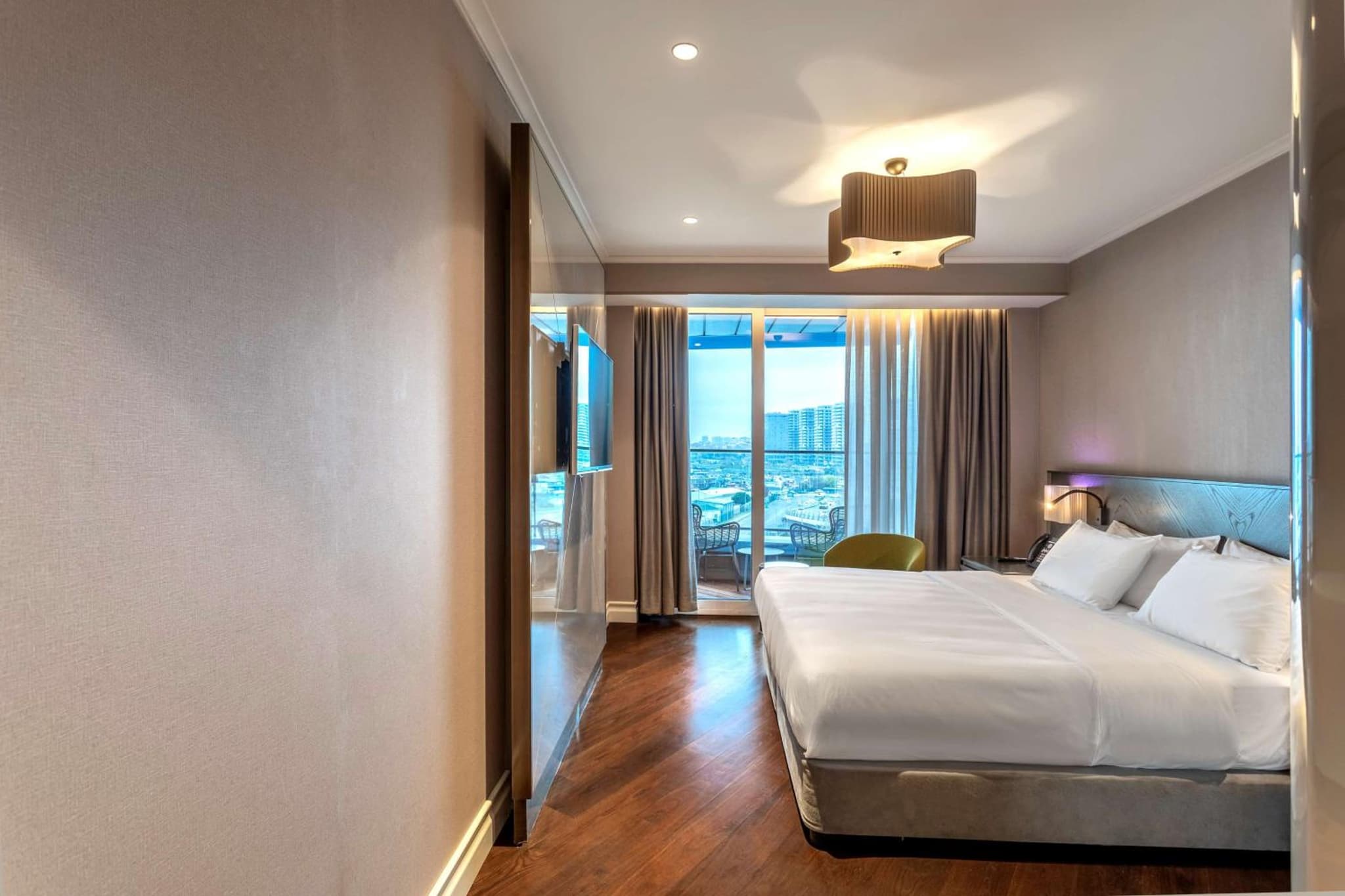 Radisson Blu Otel İstanbul Ottomare - Image 2