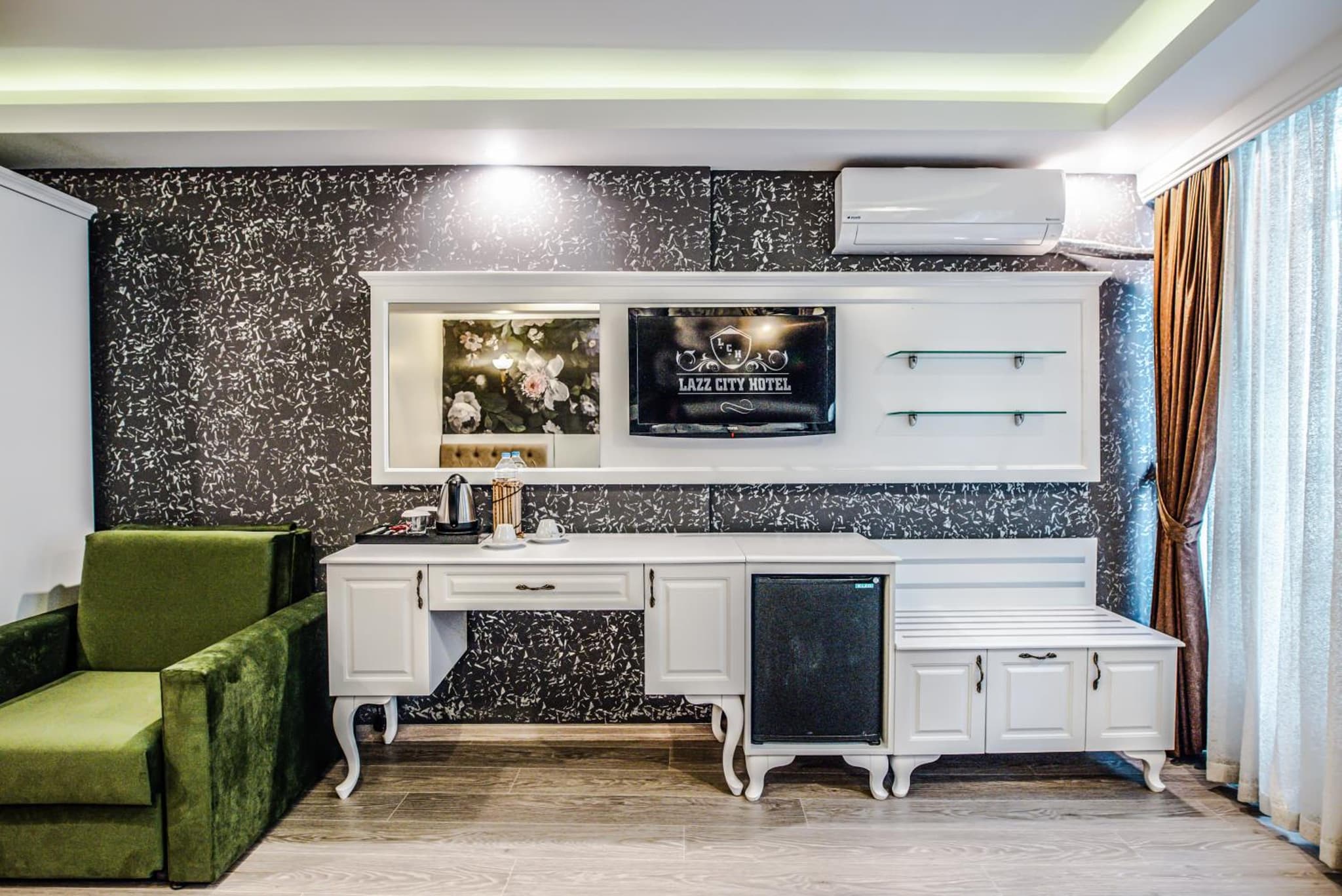 Lazz City Hotel - Image 3