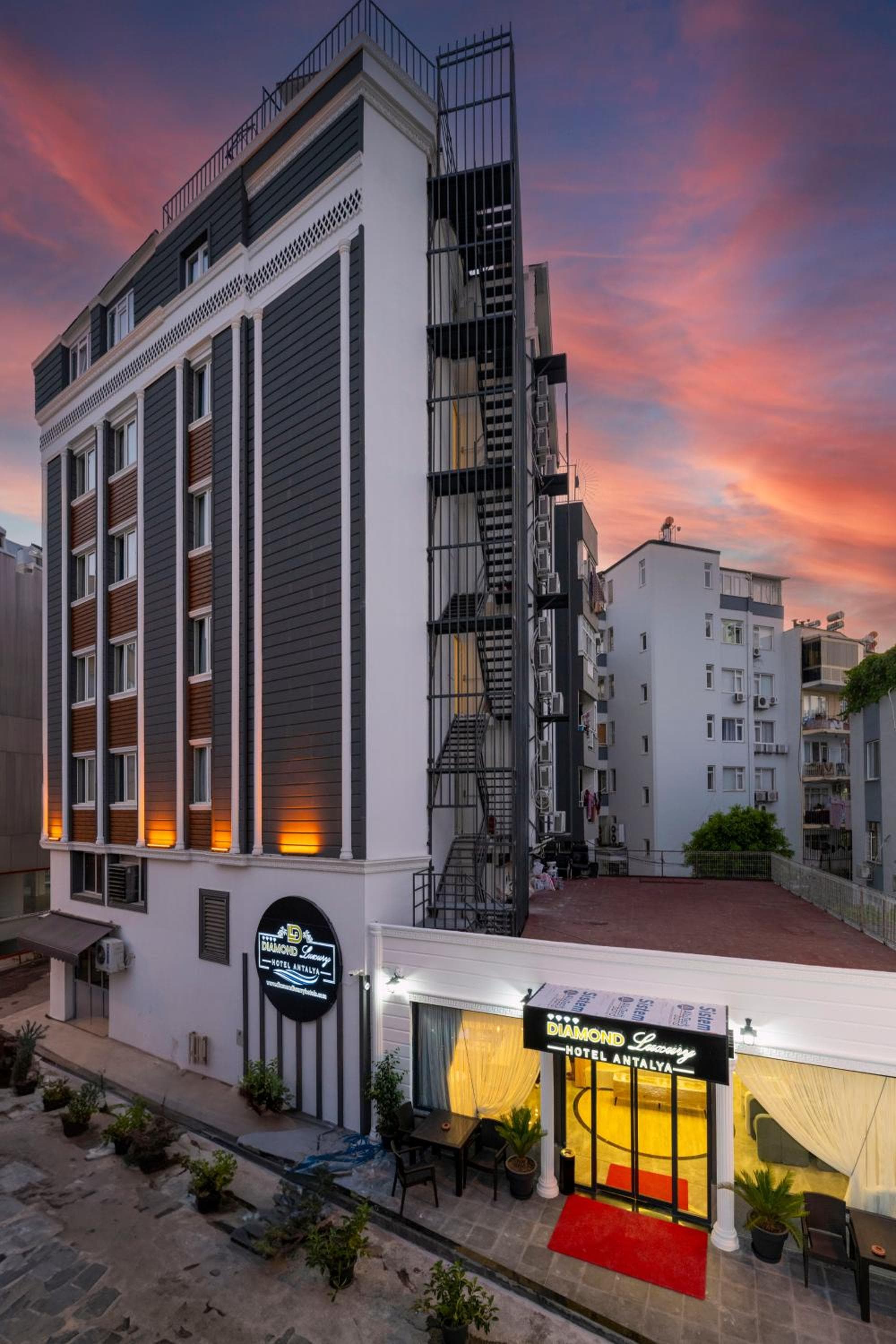 DIAMOND luxury Otel - Image 1