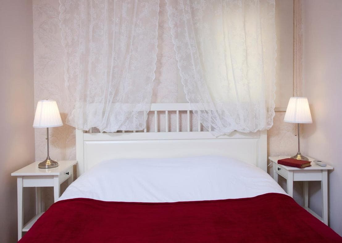 The Room Hotel & Apartments - Image 2