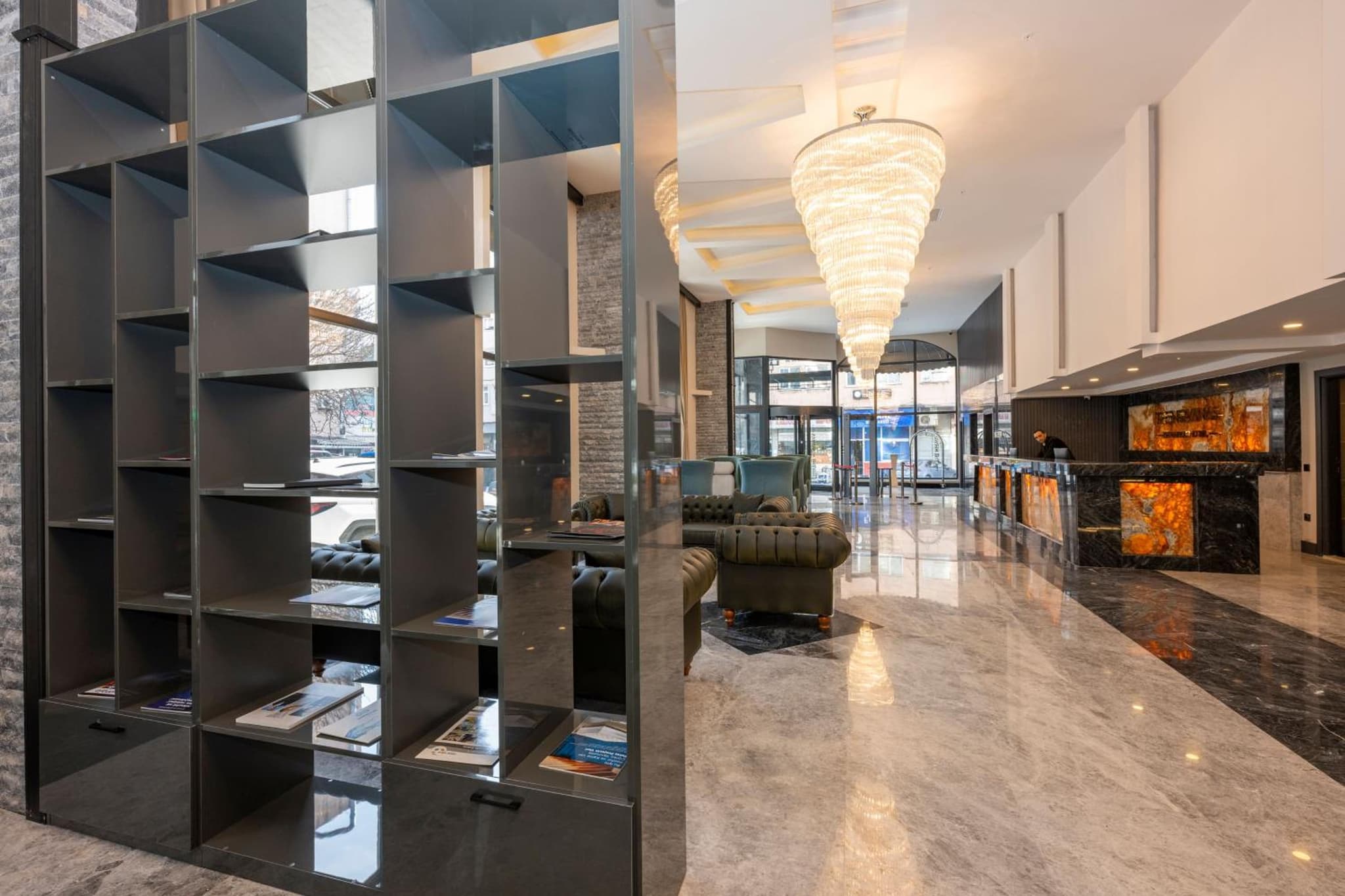 The Nirvanas Hotel - Image 2