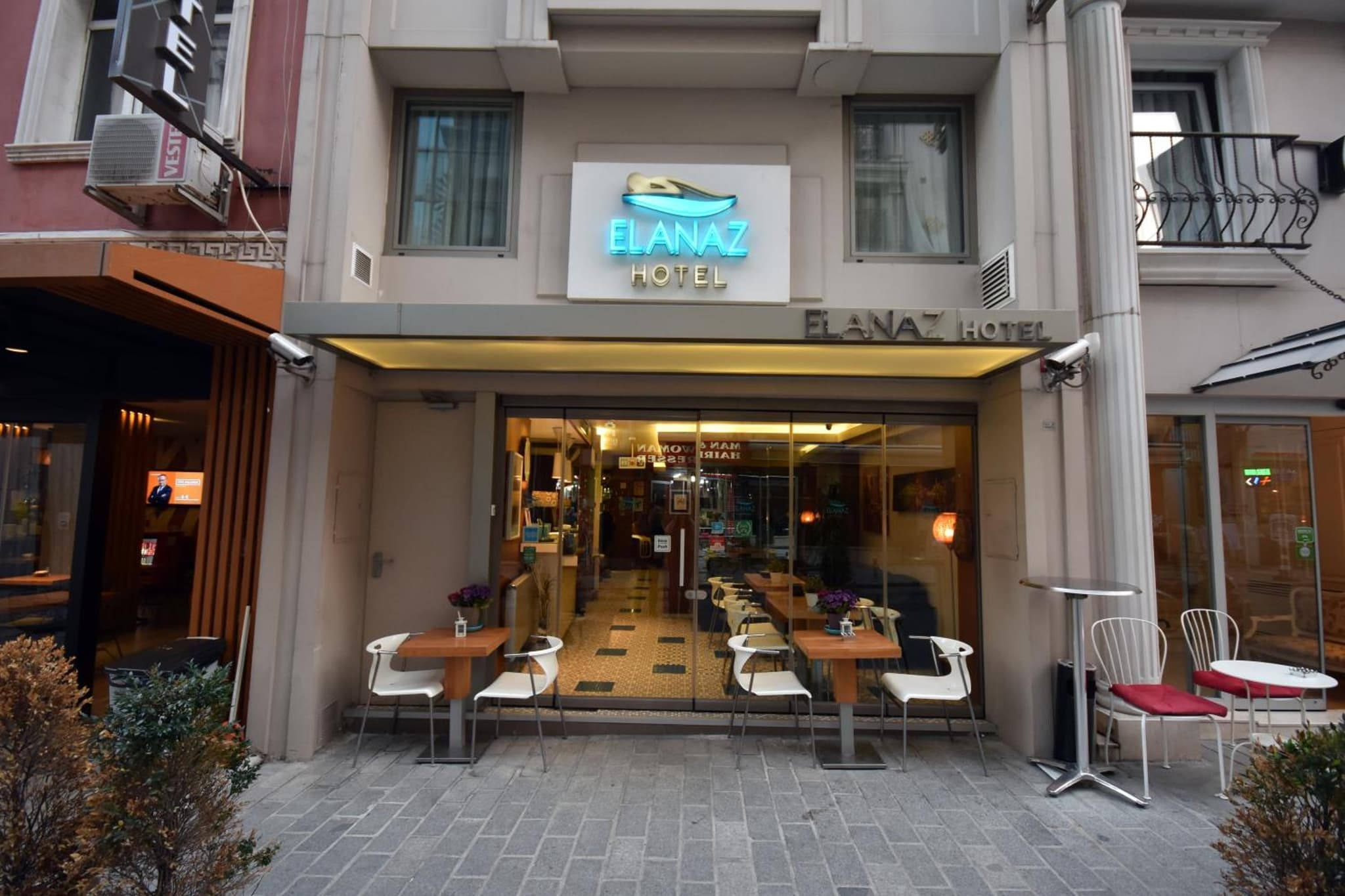 Elanaz Hotel - Image 1