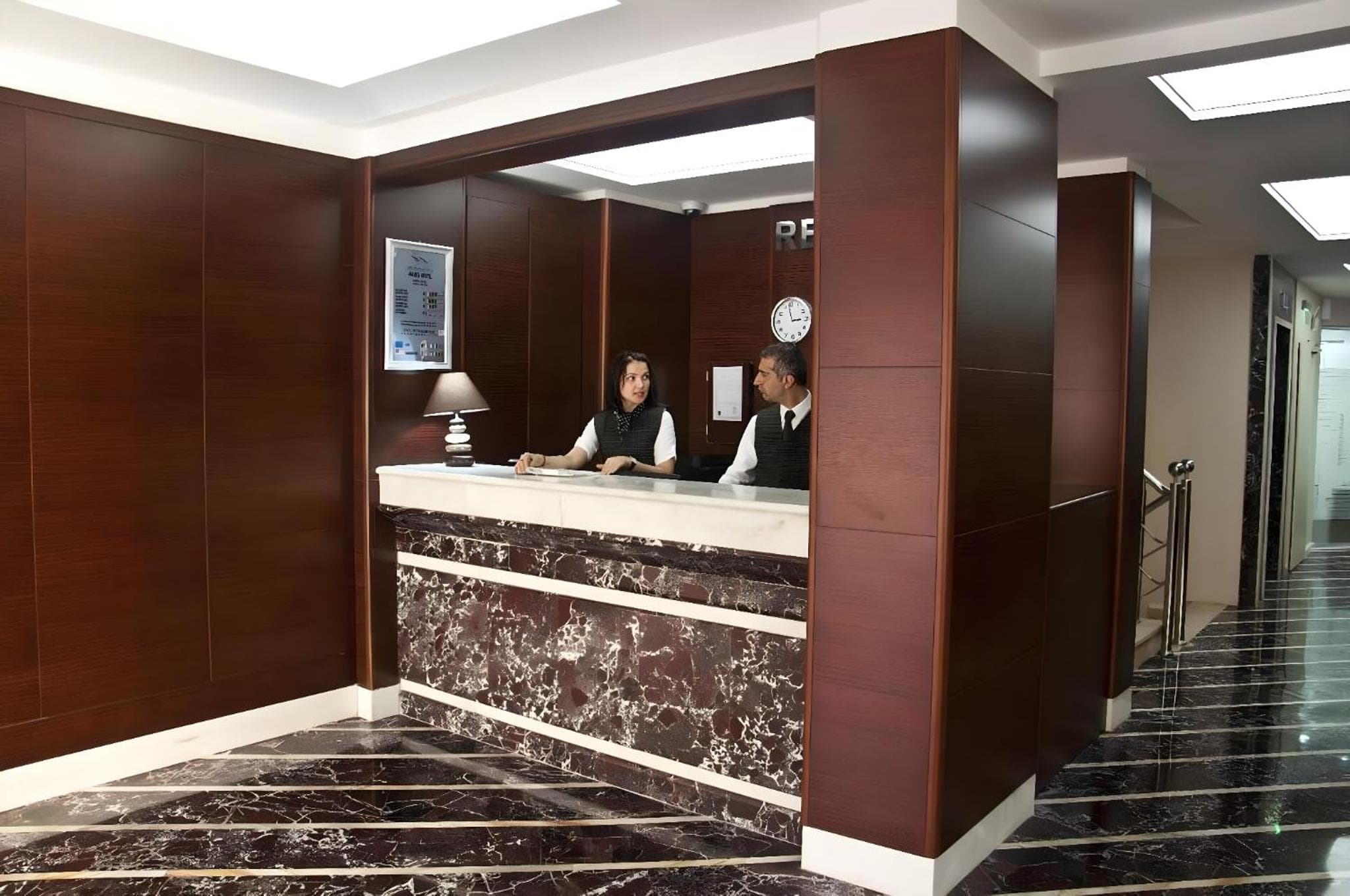 Abel Otel - Image 1