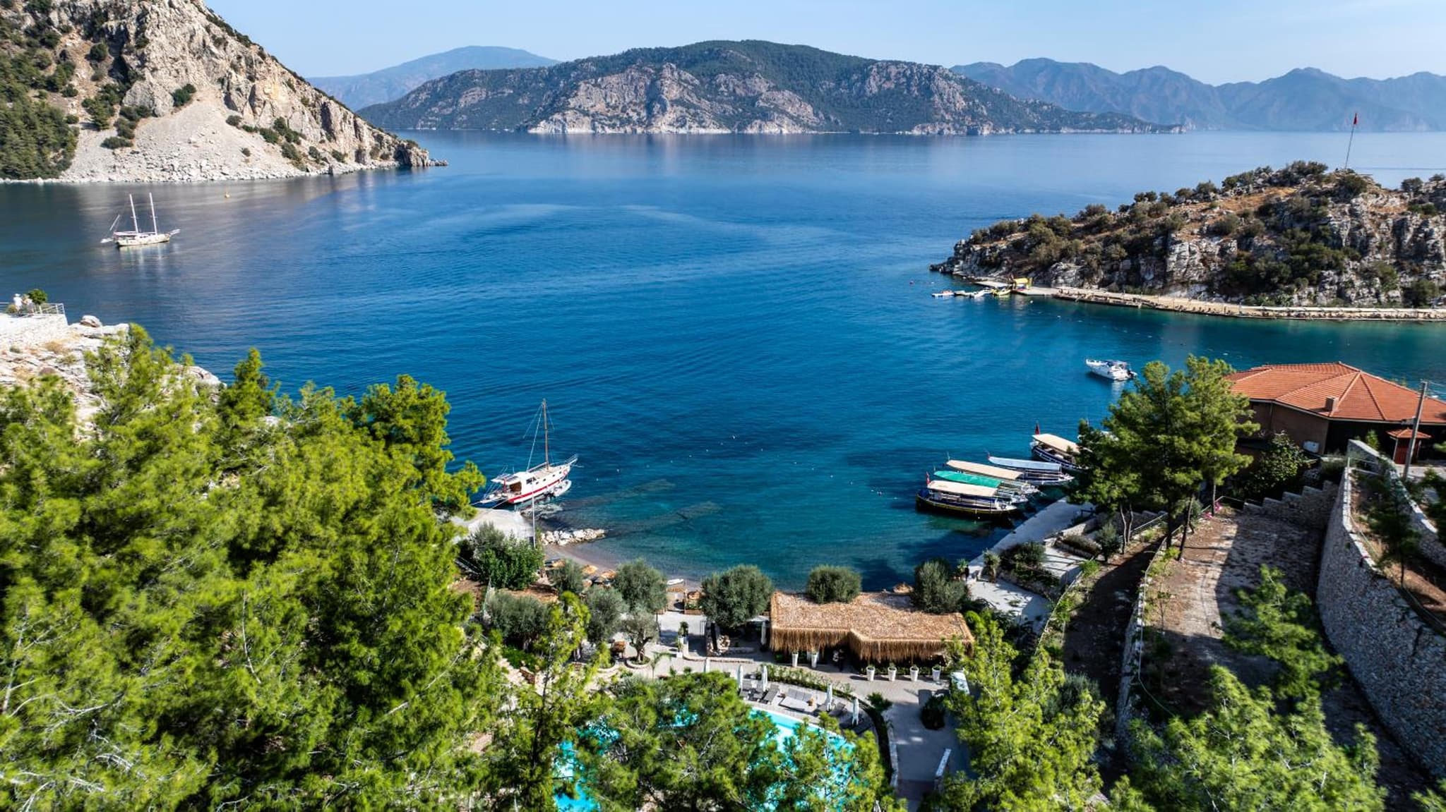 Z-Villas Beach Hotel - Image 2