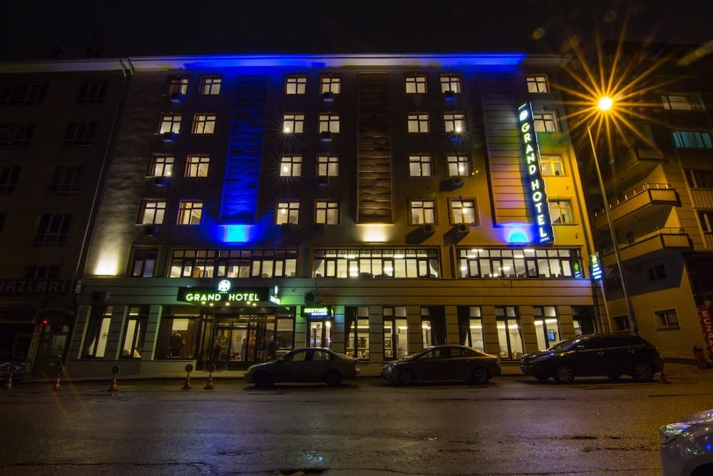 An Grand Otel - Image 4