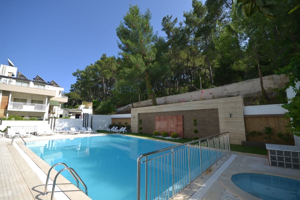Doc's Hotel Kemer - Image 3