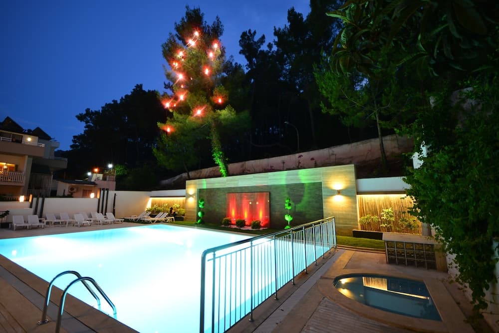 Doc's Hotel Kemer - Image 2