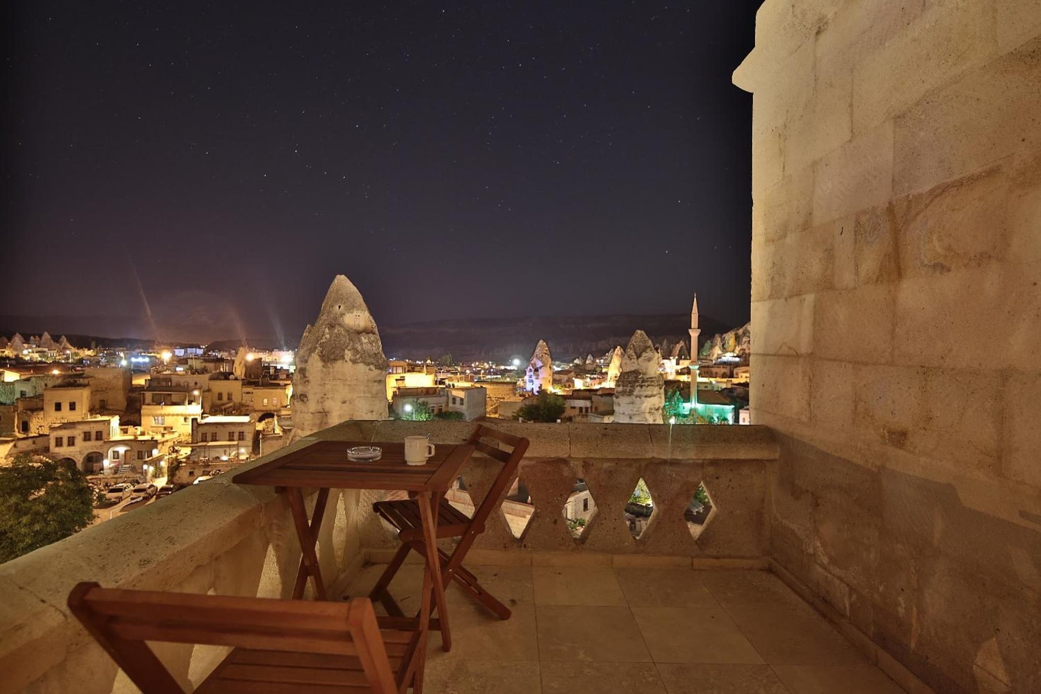 Shoestring Cave House - Image 2