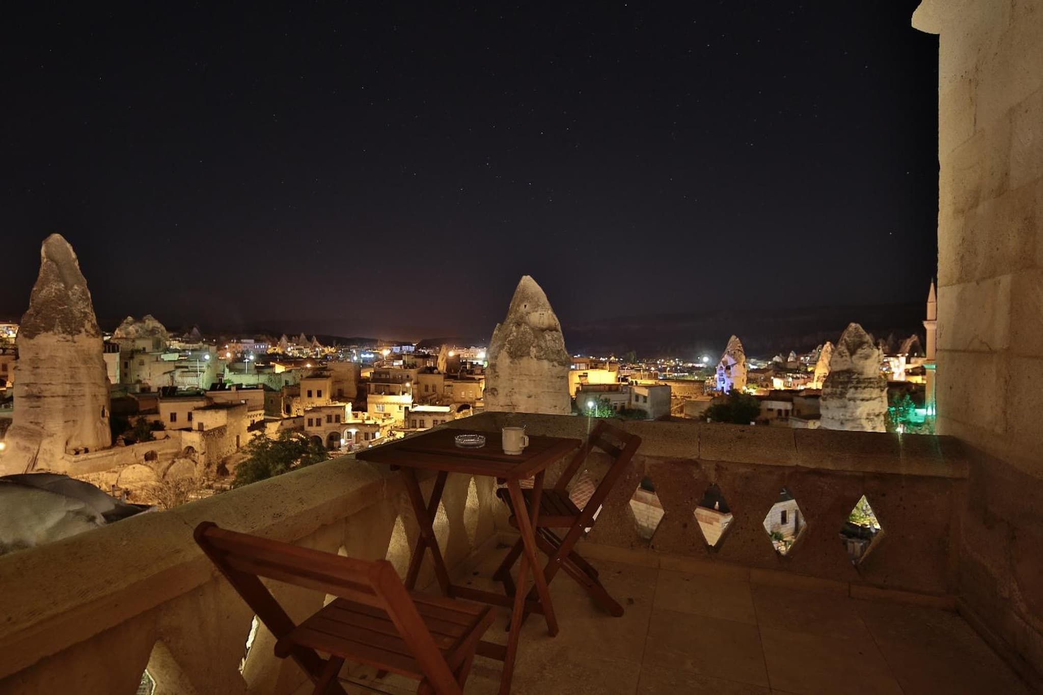 Shoestring Cave House - Image 3