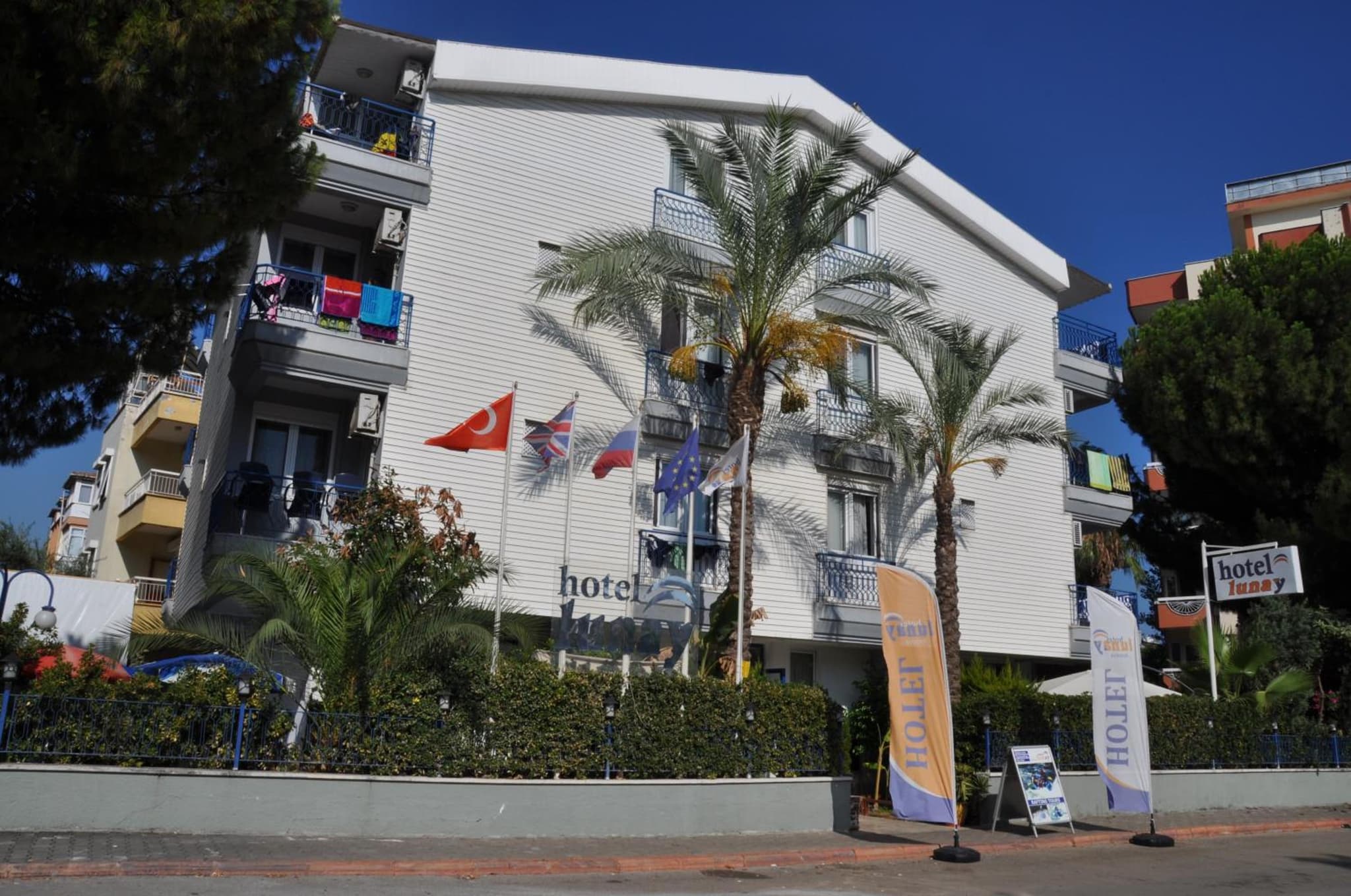 Hotel Lunay - Image 1