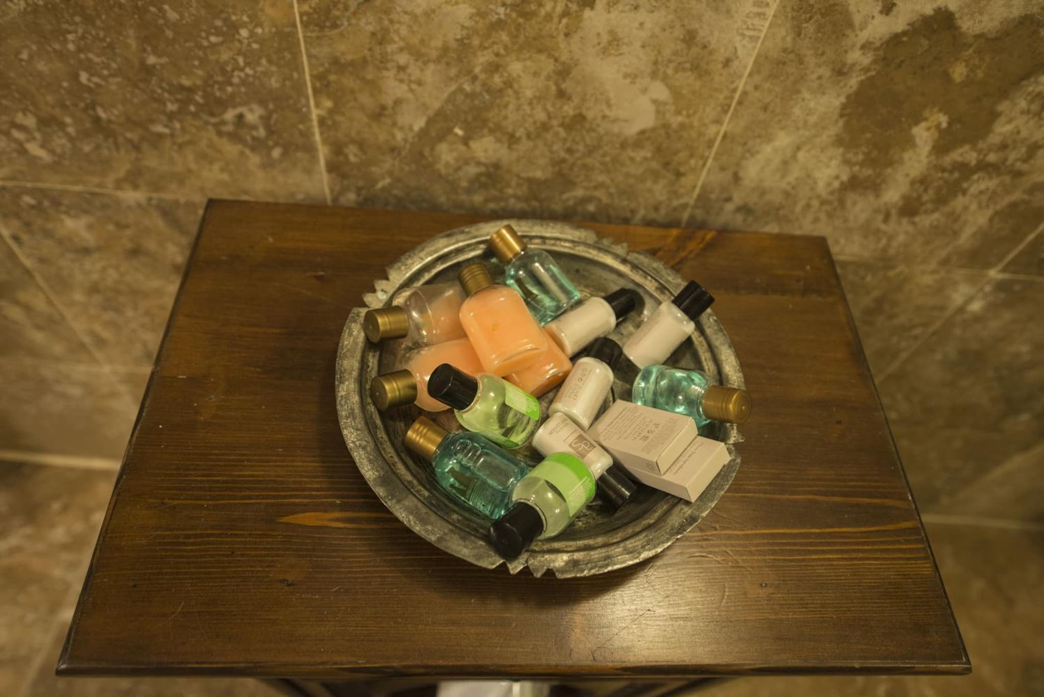 Vineyard Cave Hotel - Image 1