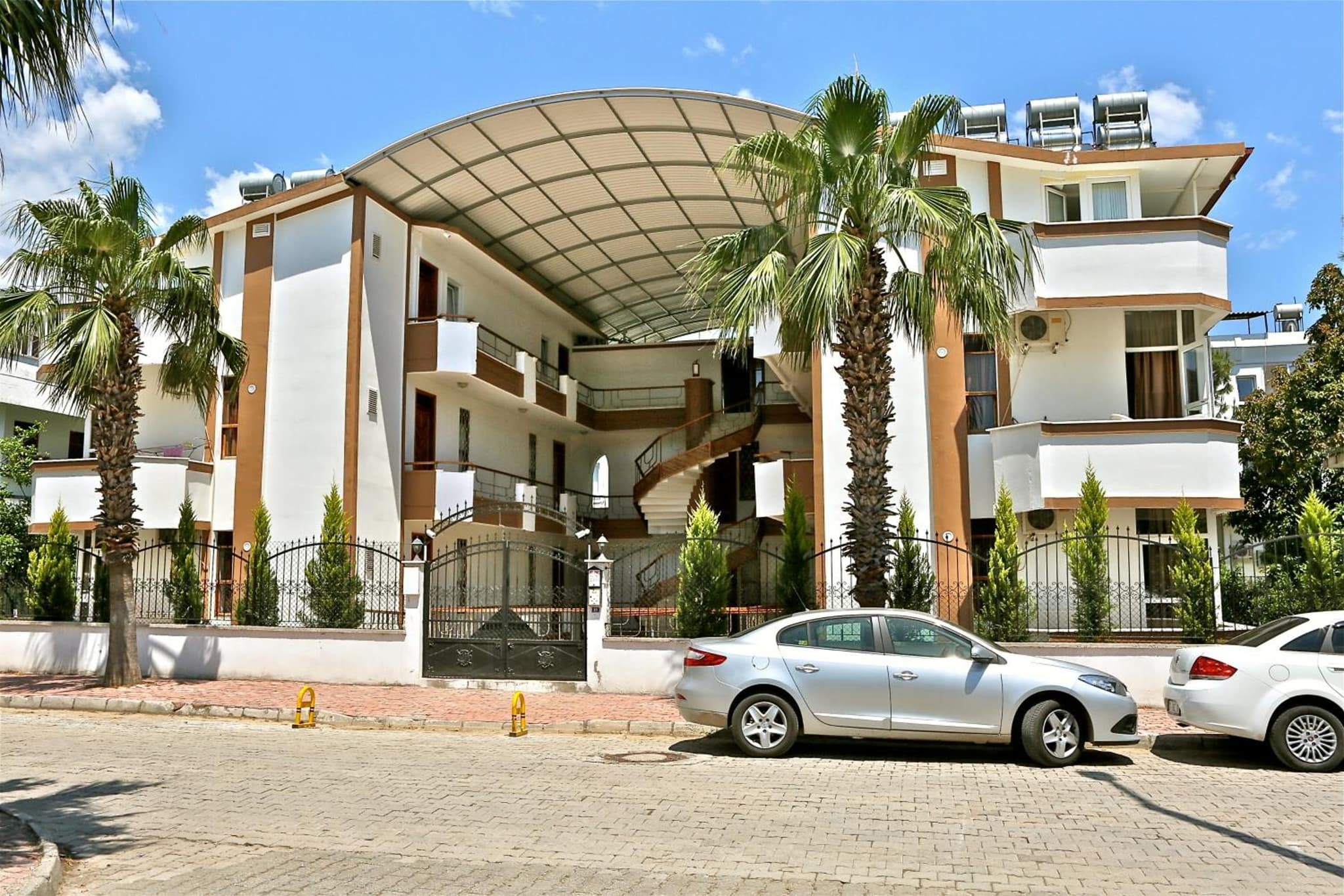 Erol Apart - Image 1