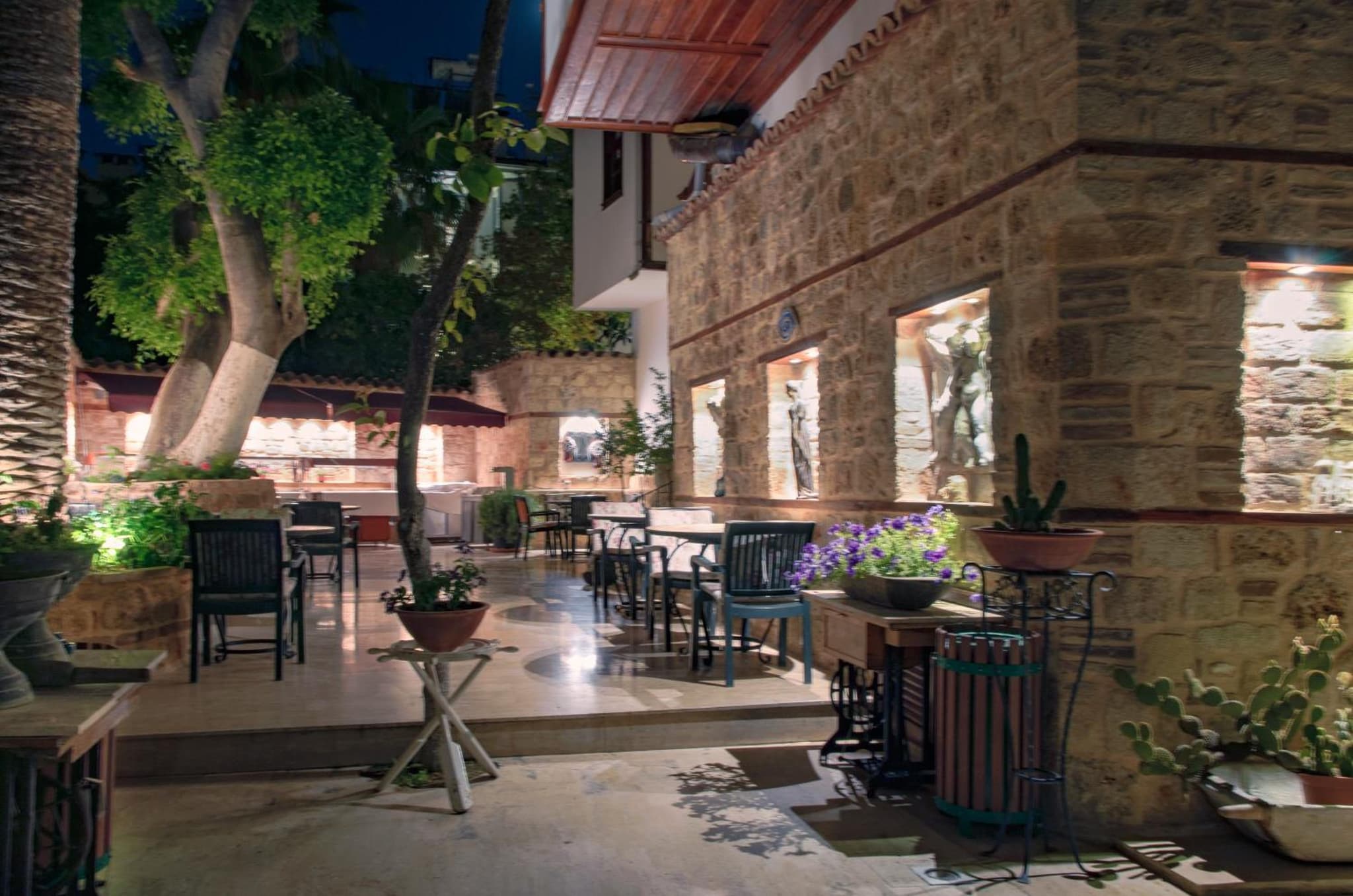 White Garden Hotel-Adult Only - Image 4