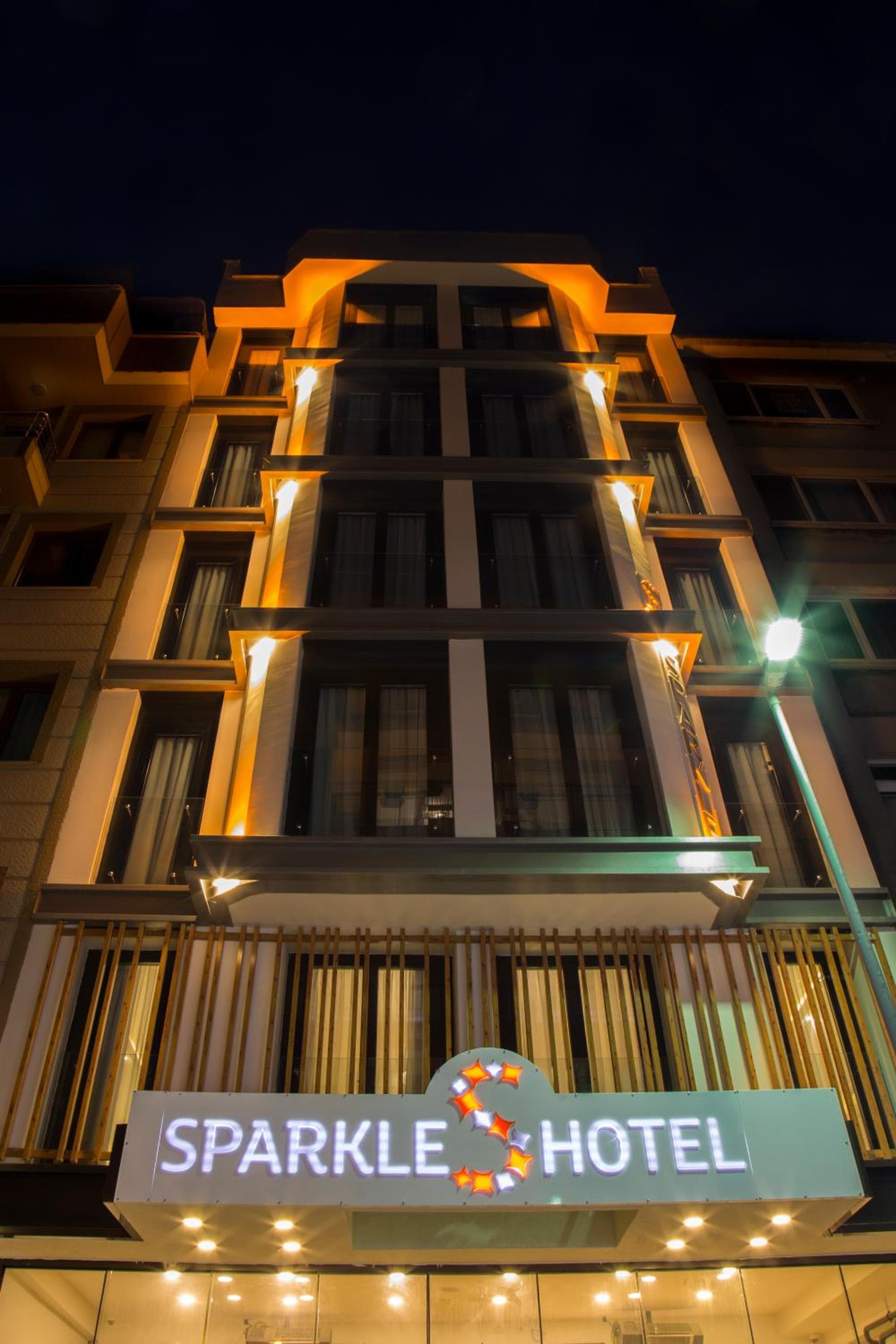 Sparkle Otel - Image 1