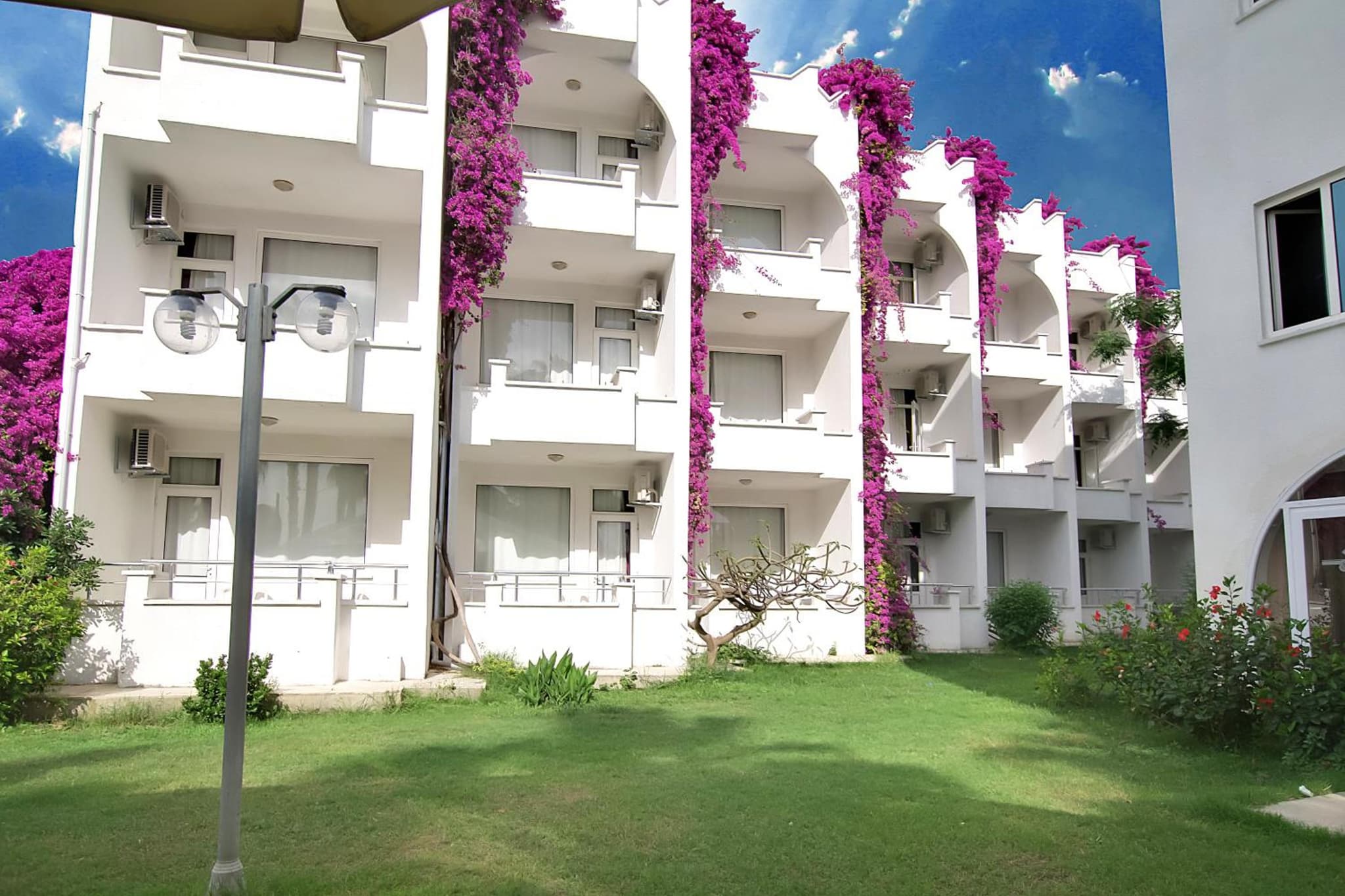 Sultasa Hotel - Image 1