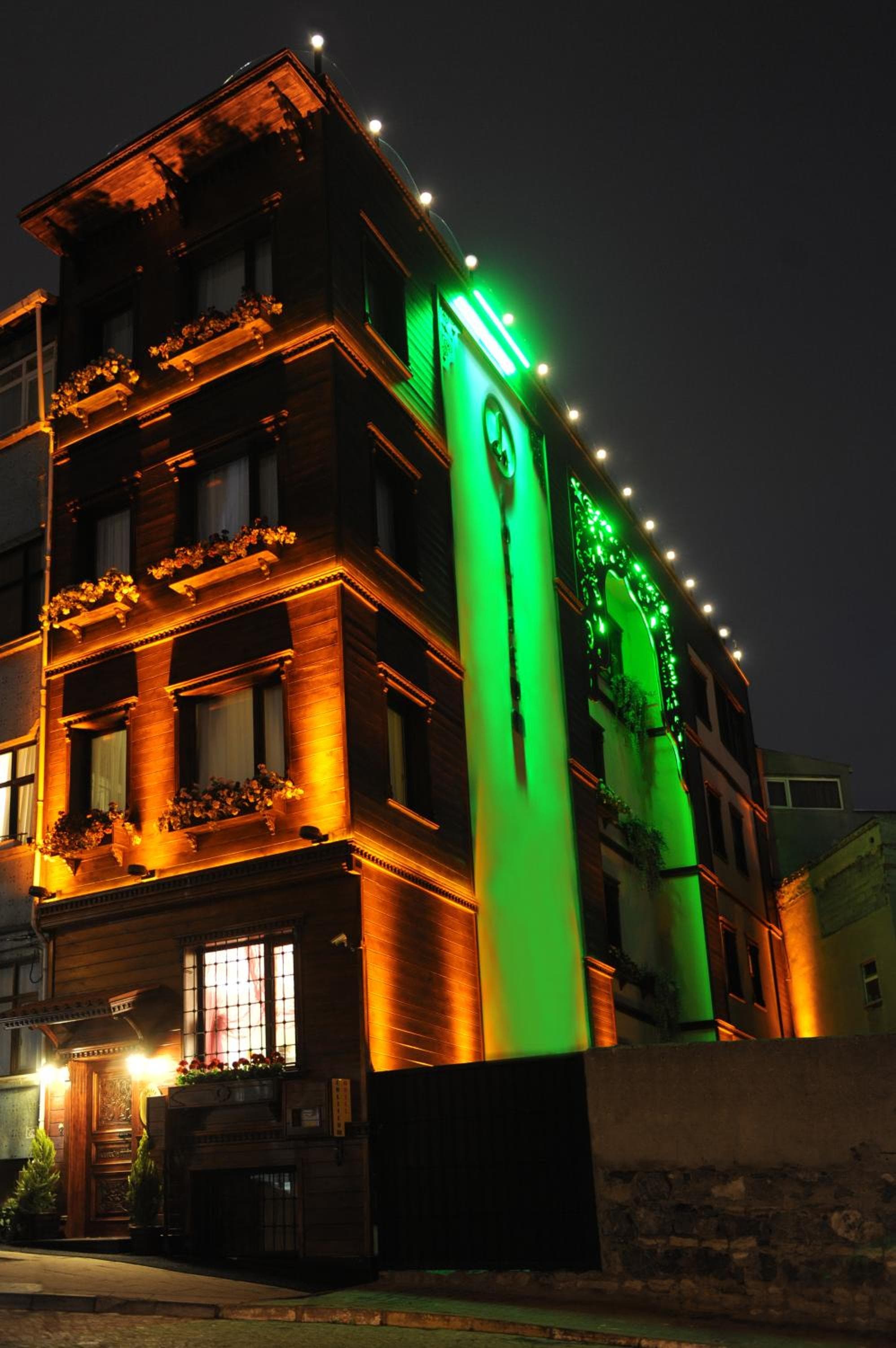 Coliseum Otel - Image 1