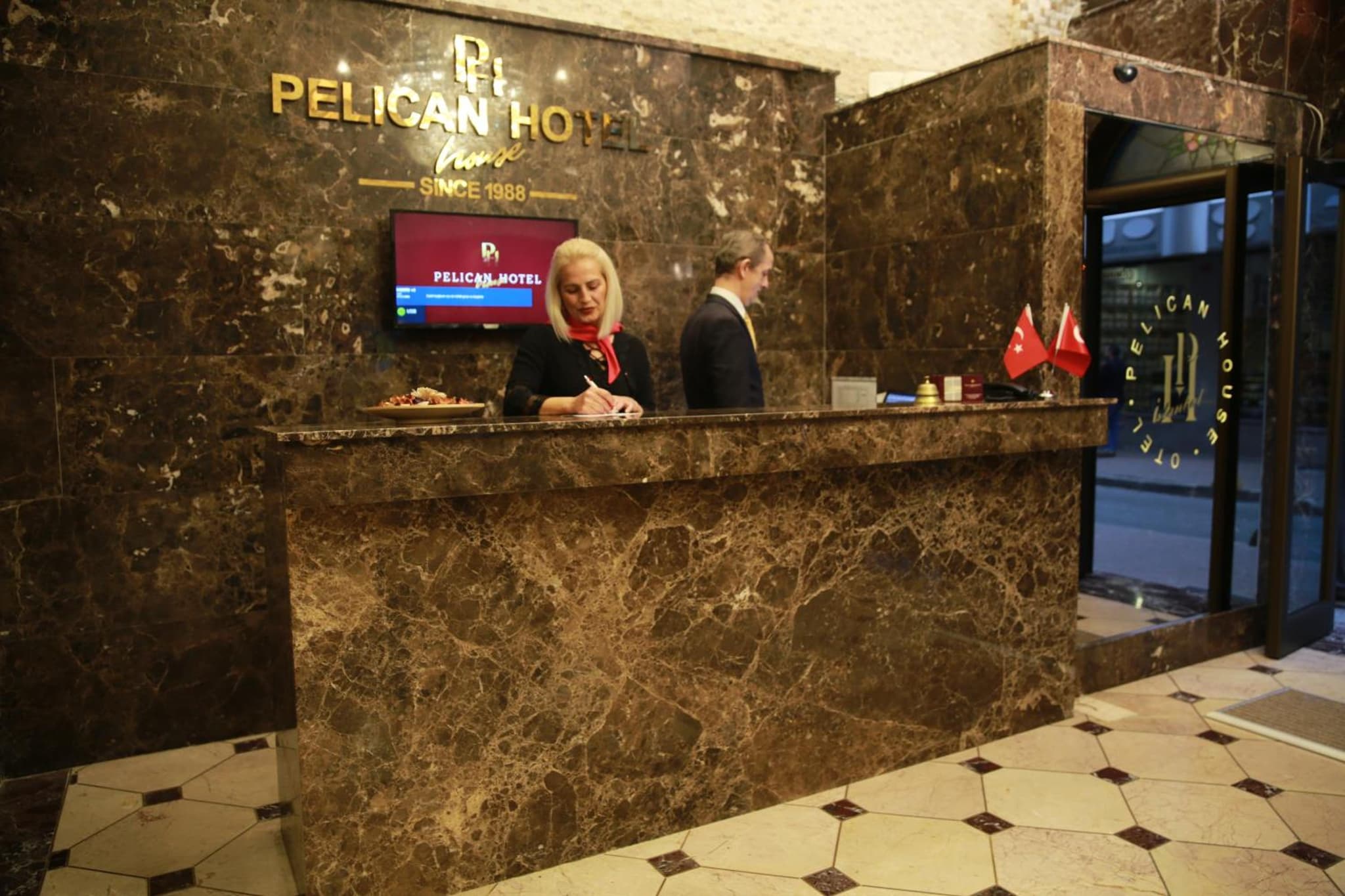 Pelican House Hotel - Image 2