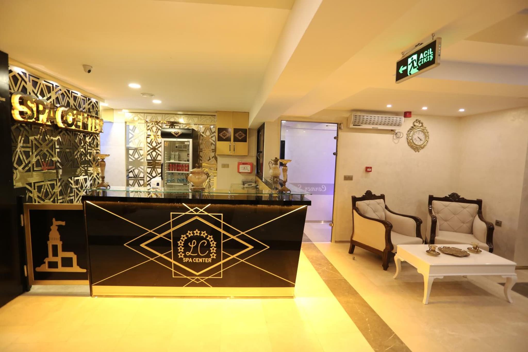 Life Corner Hotel - Image 3