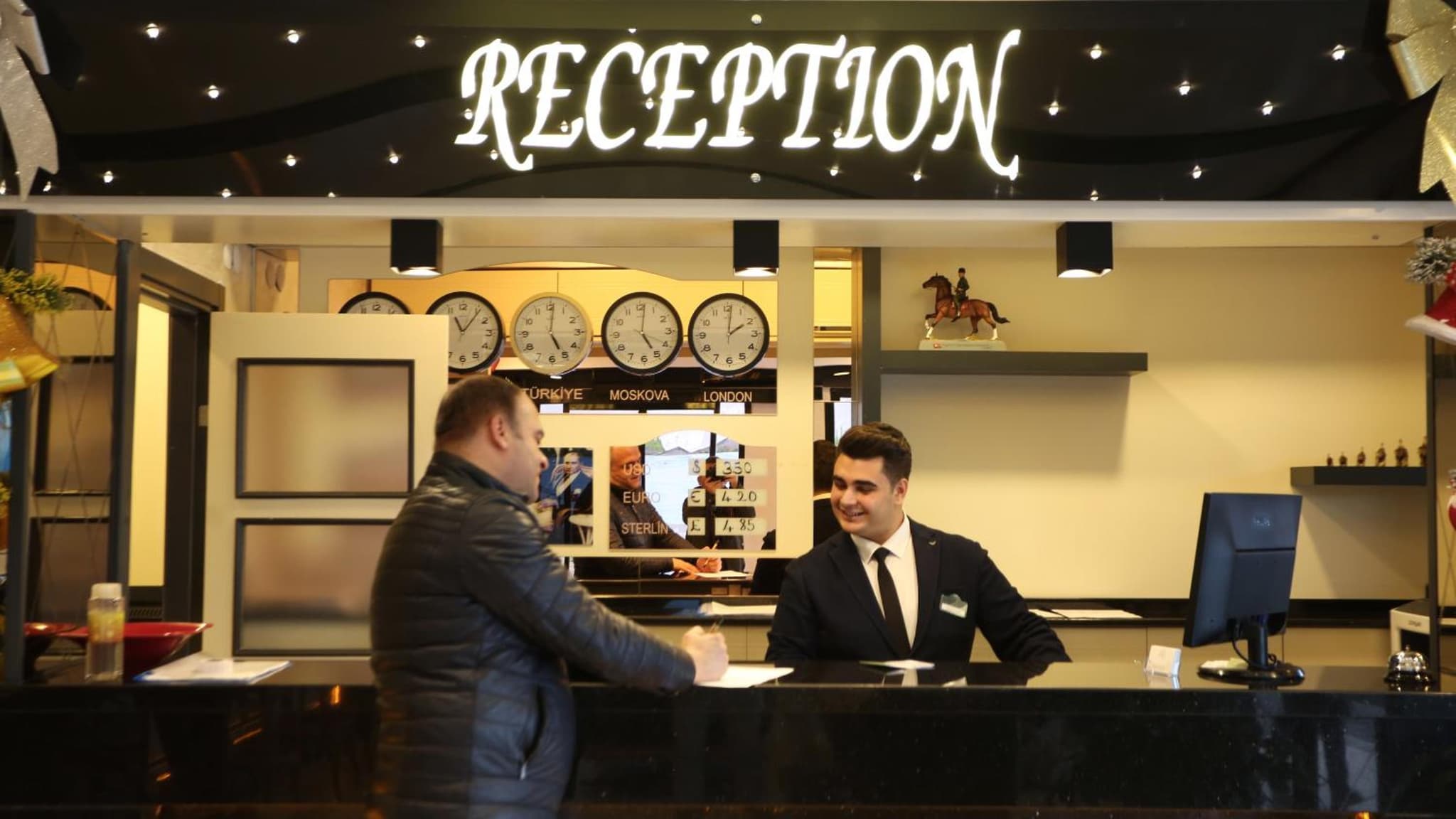 Life Corner Hotel - Image 2