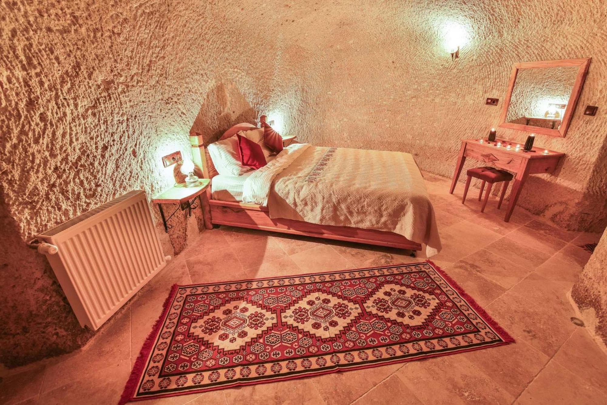 Mosaic Cave Hotel - Image 3