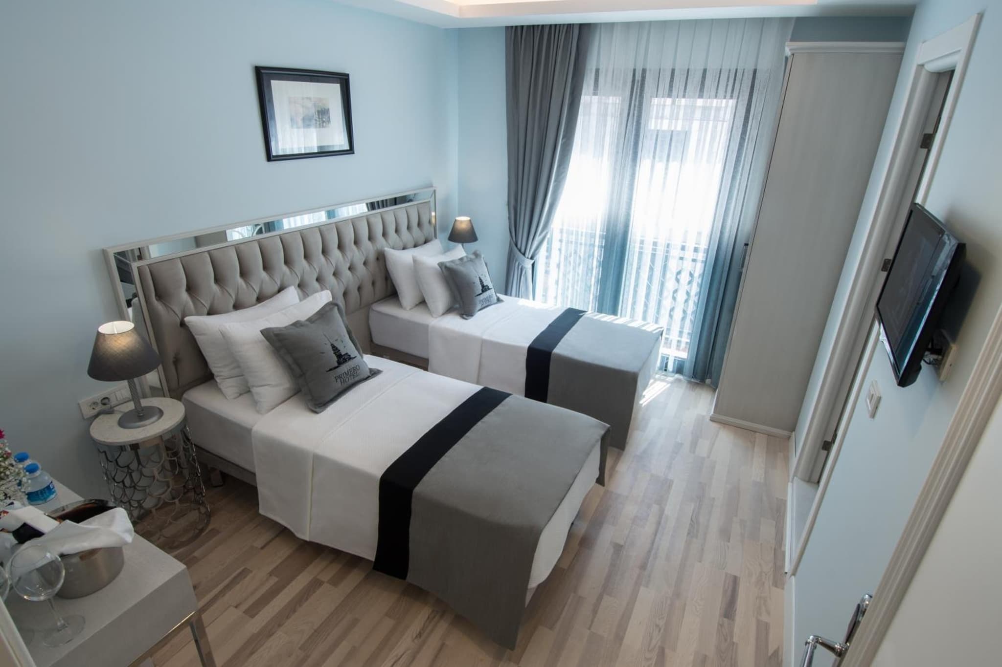 Primero Hotel - Image 1