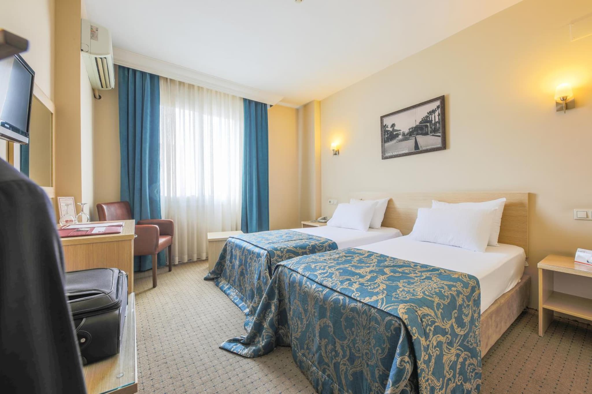 Hostapark Hotel - Image 1