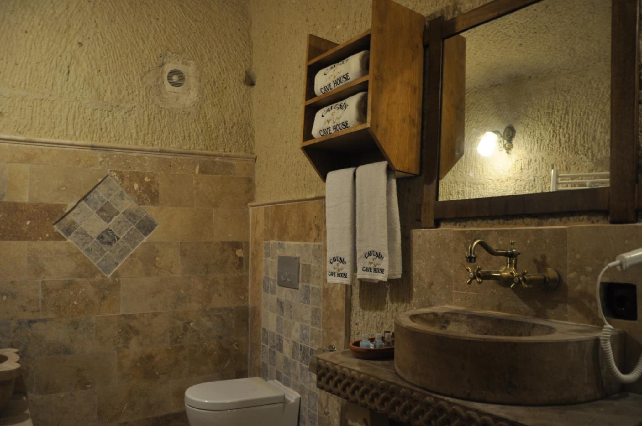 Çavuşin Cave House-Cappadocia - Image 4