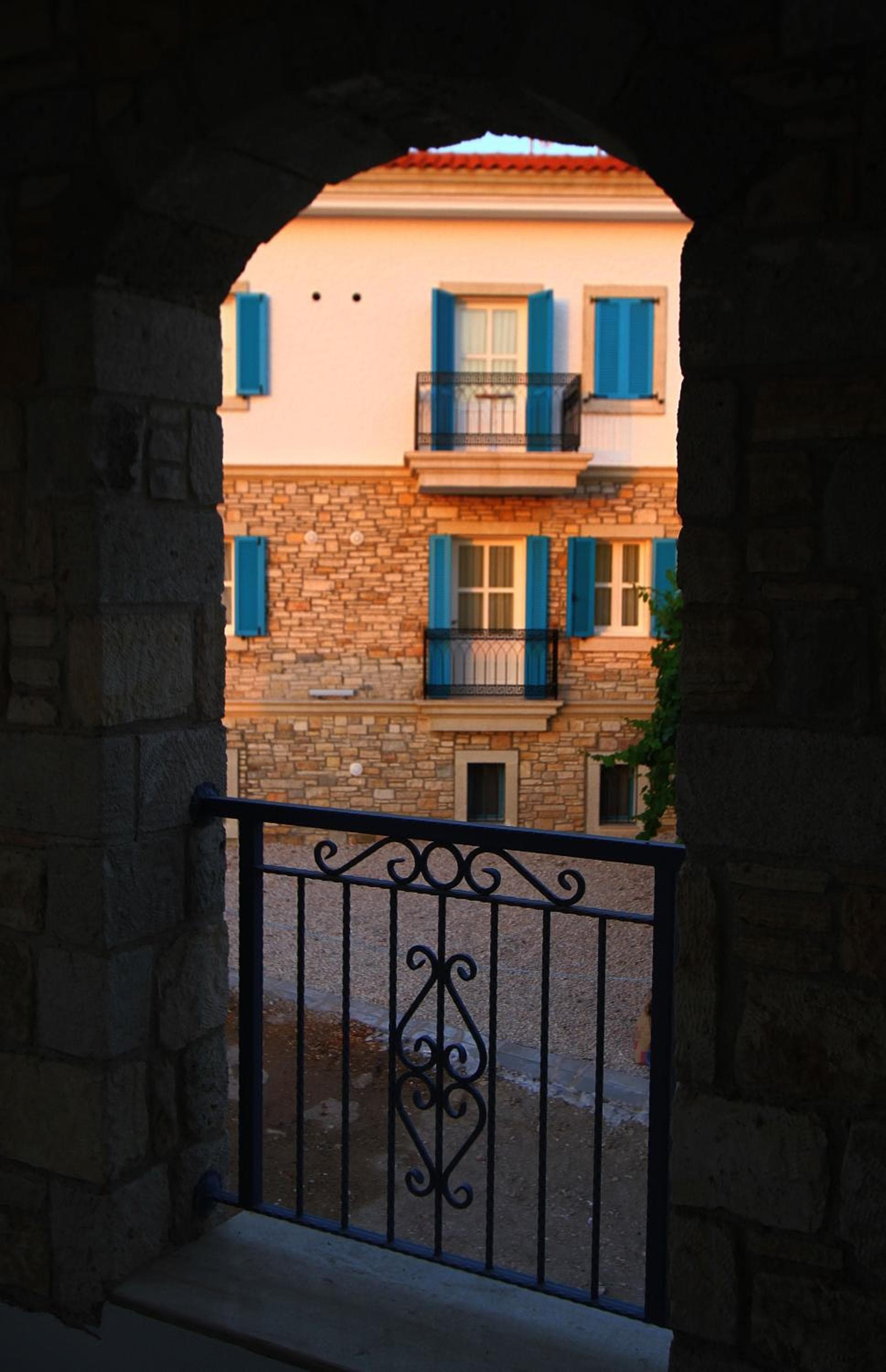 Çeşme Kale Taş Apart - Image 3