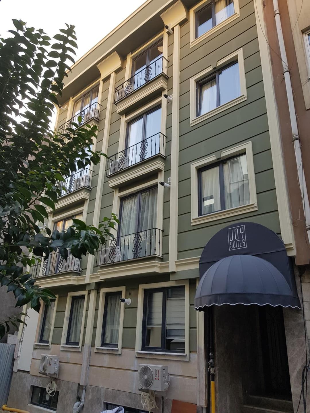 Joy Süitler fotoğrafı