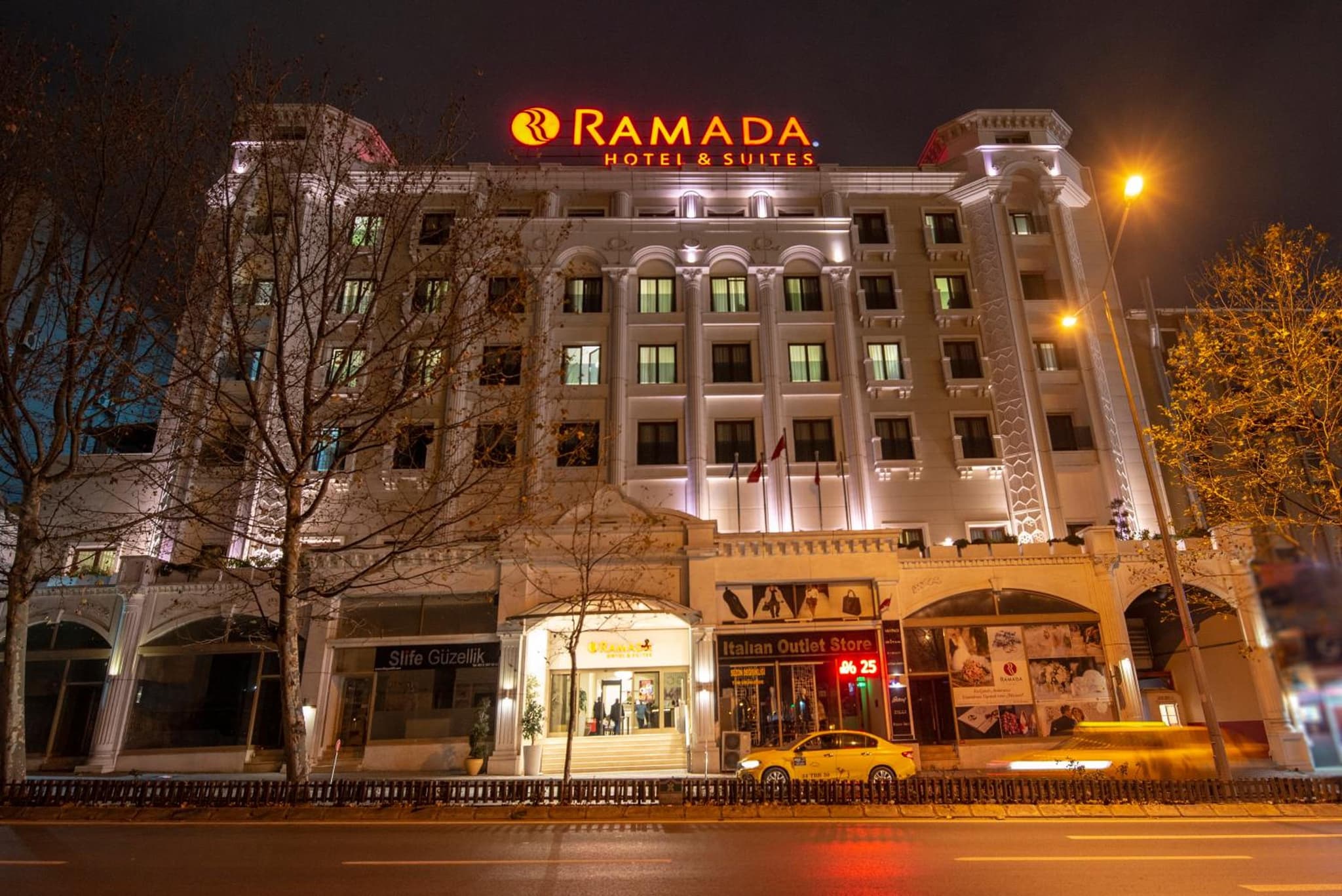 Ramada Otel & Suites by Wyndham İstanbul Merter - Image 1