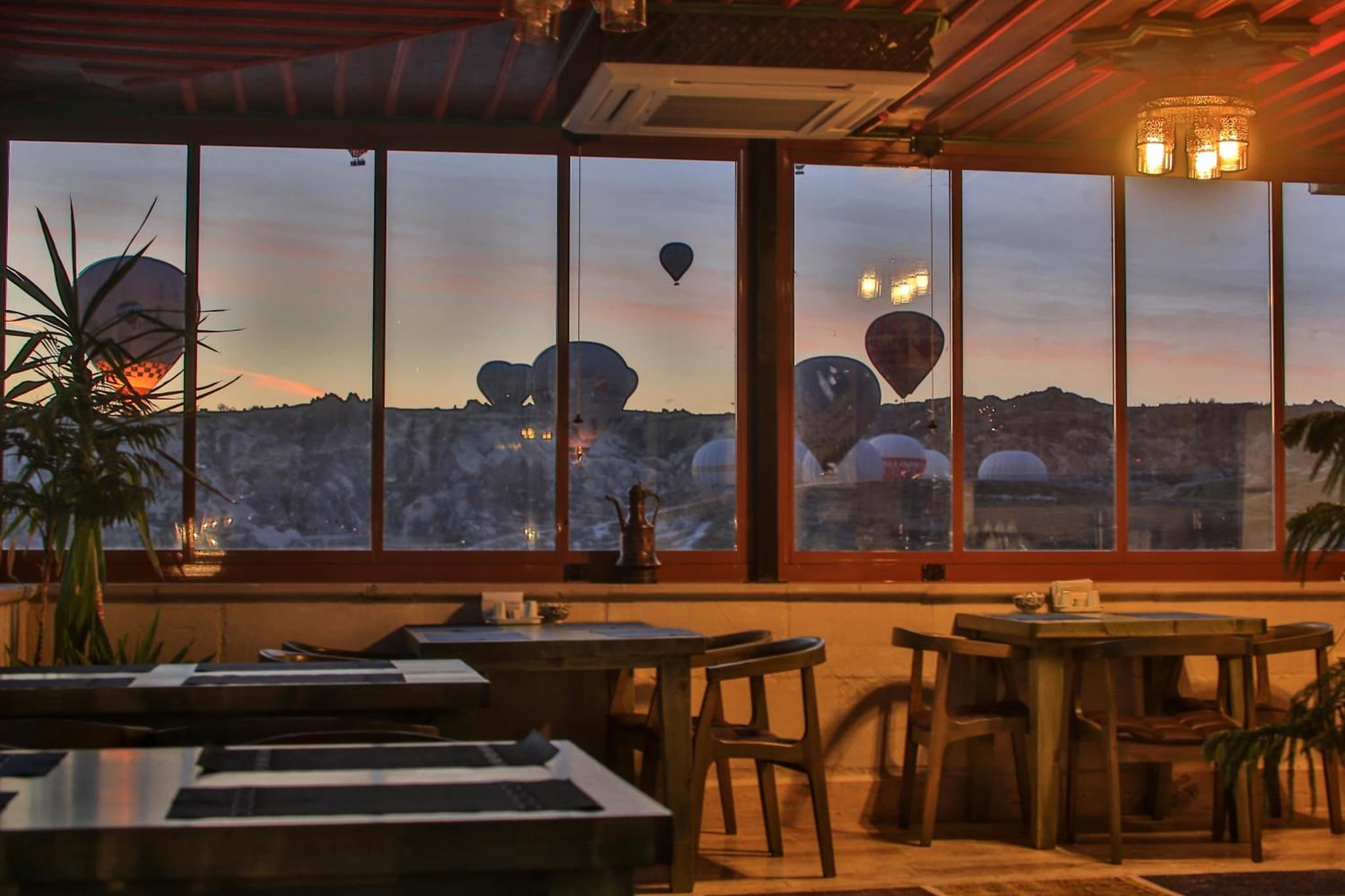 Caravanserai Inn Hotel - Image 2