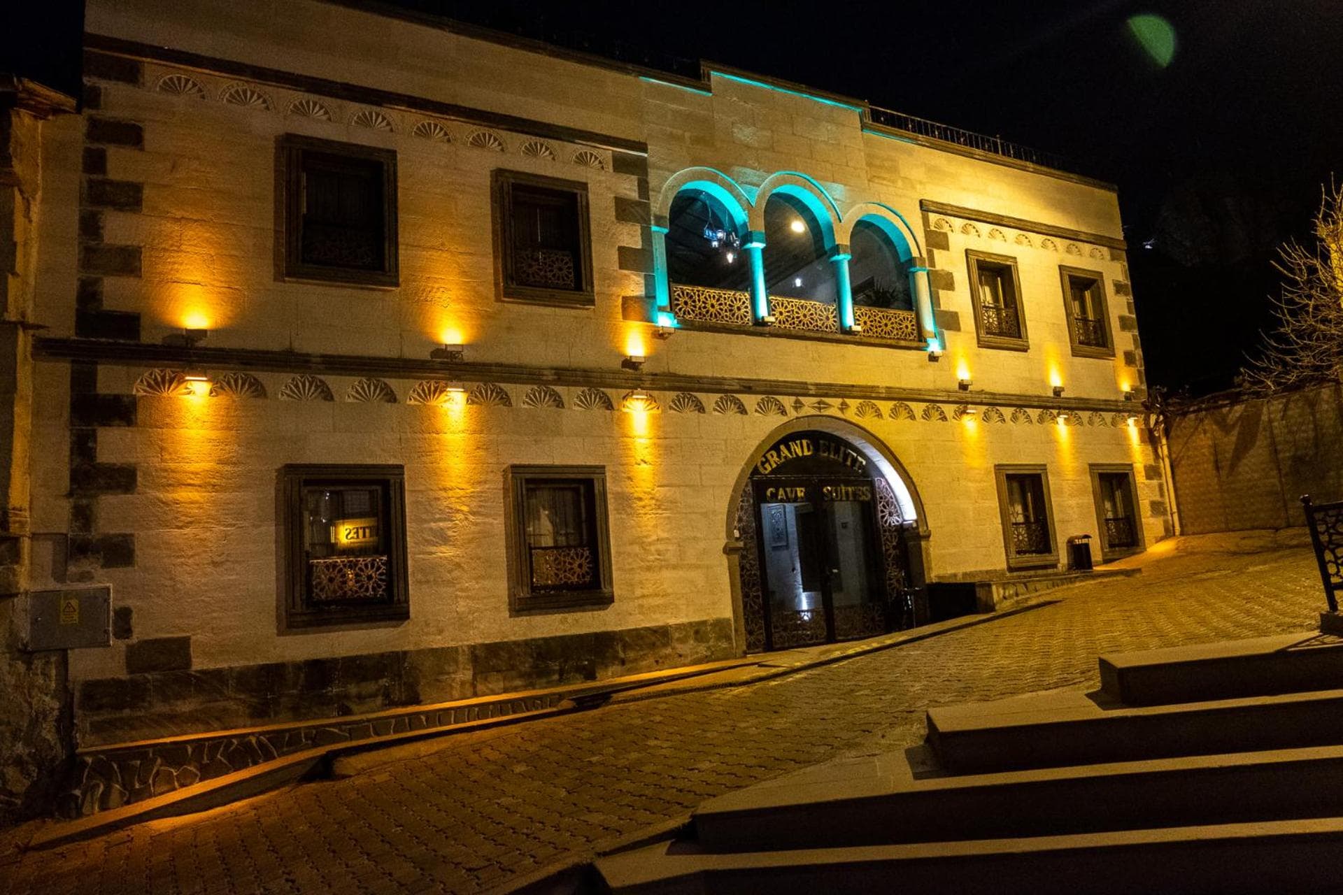 Grand Elite Cave Suites - Image 2