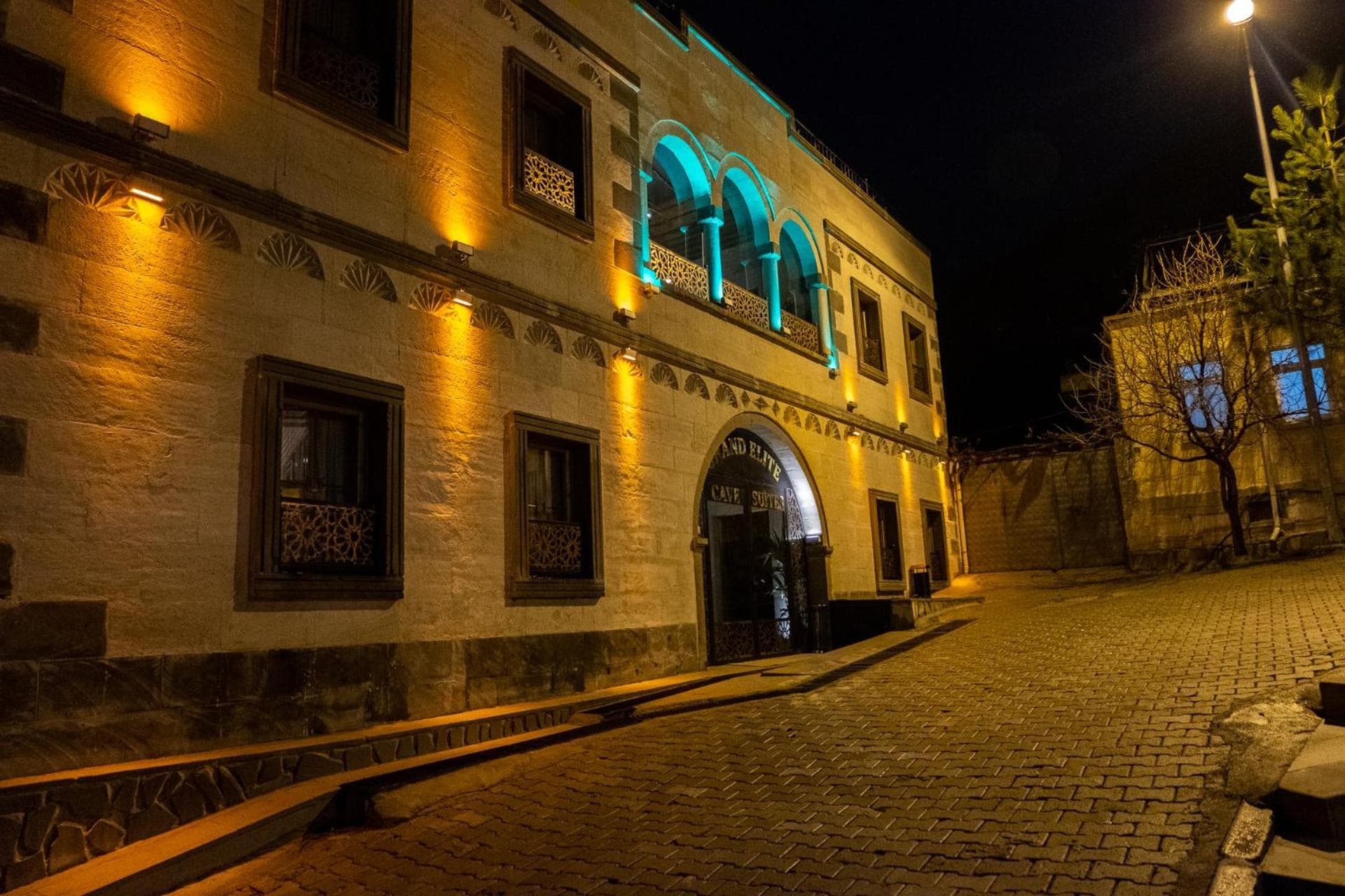 Grand Elite Cave Suites - Image 3