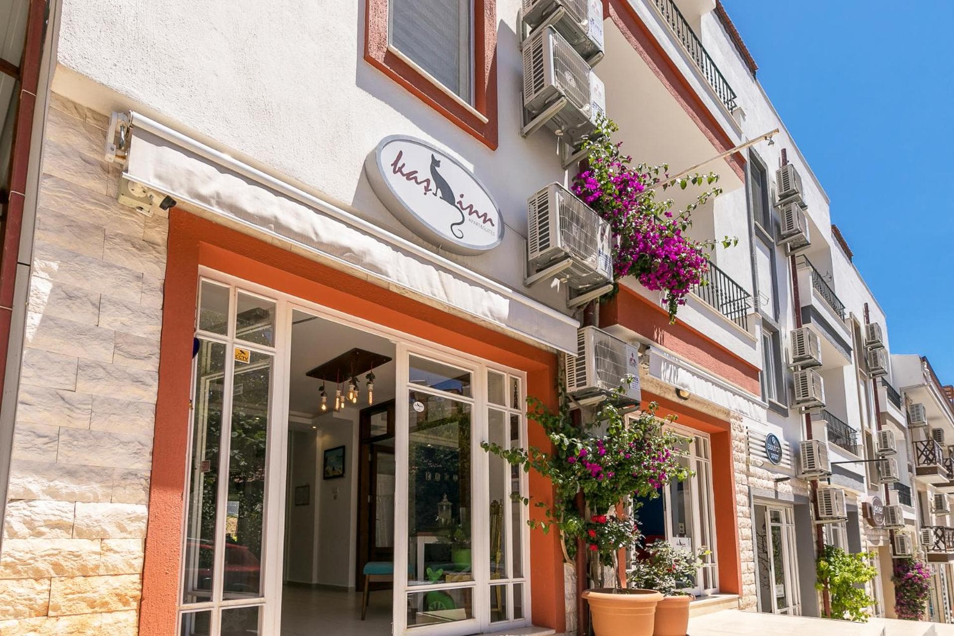 Kasinn Apart Hotel - Image 1