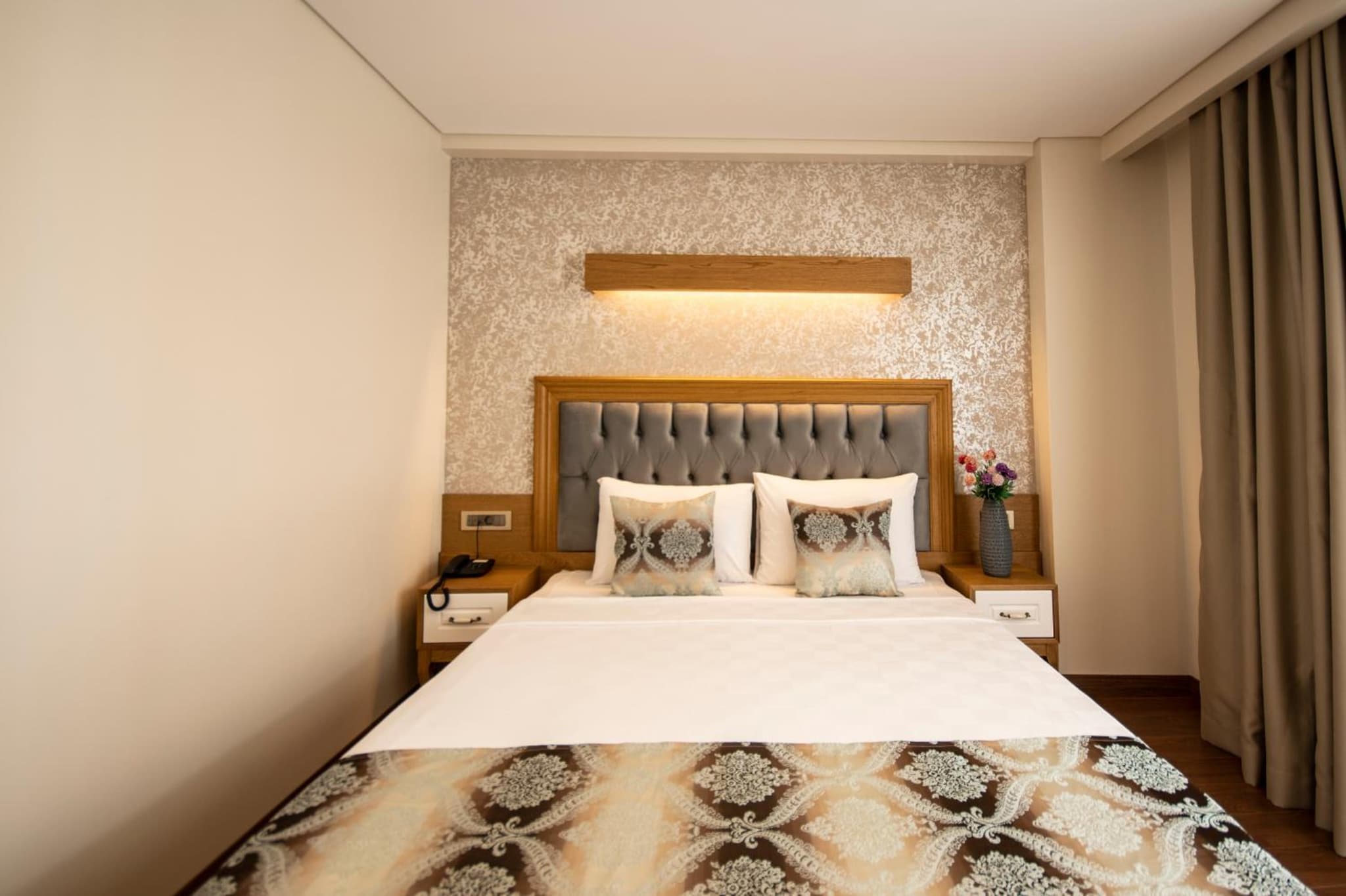 Eliza Otel - Image 1