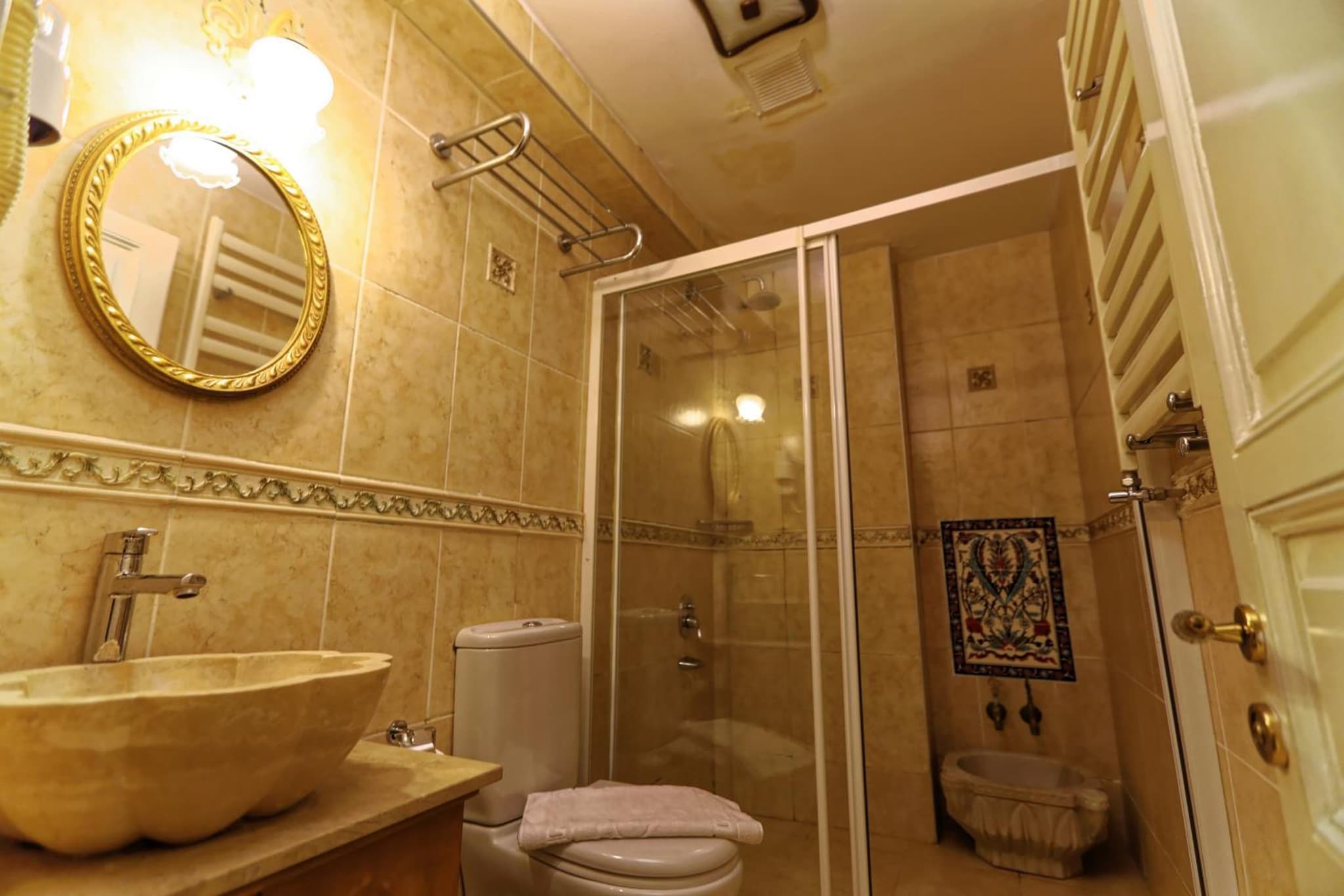 Romantic Mansion - Image 4