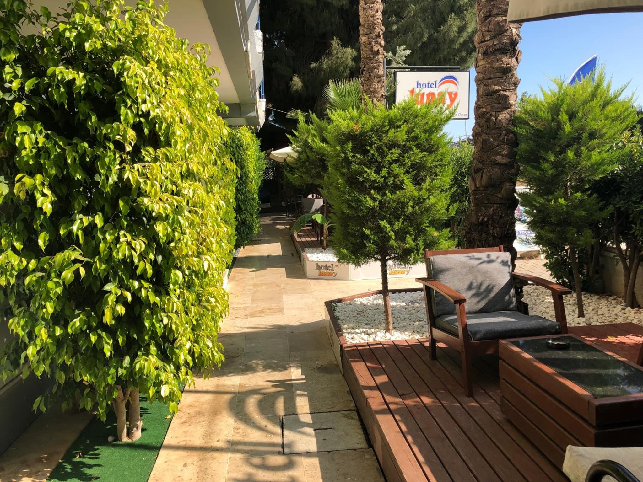 Hotel Lunay - Image 4