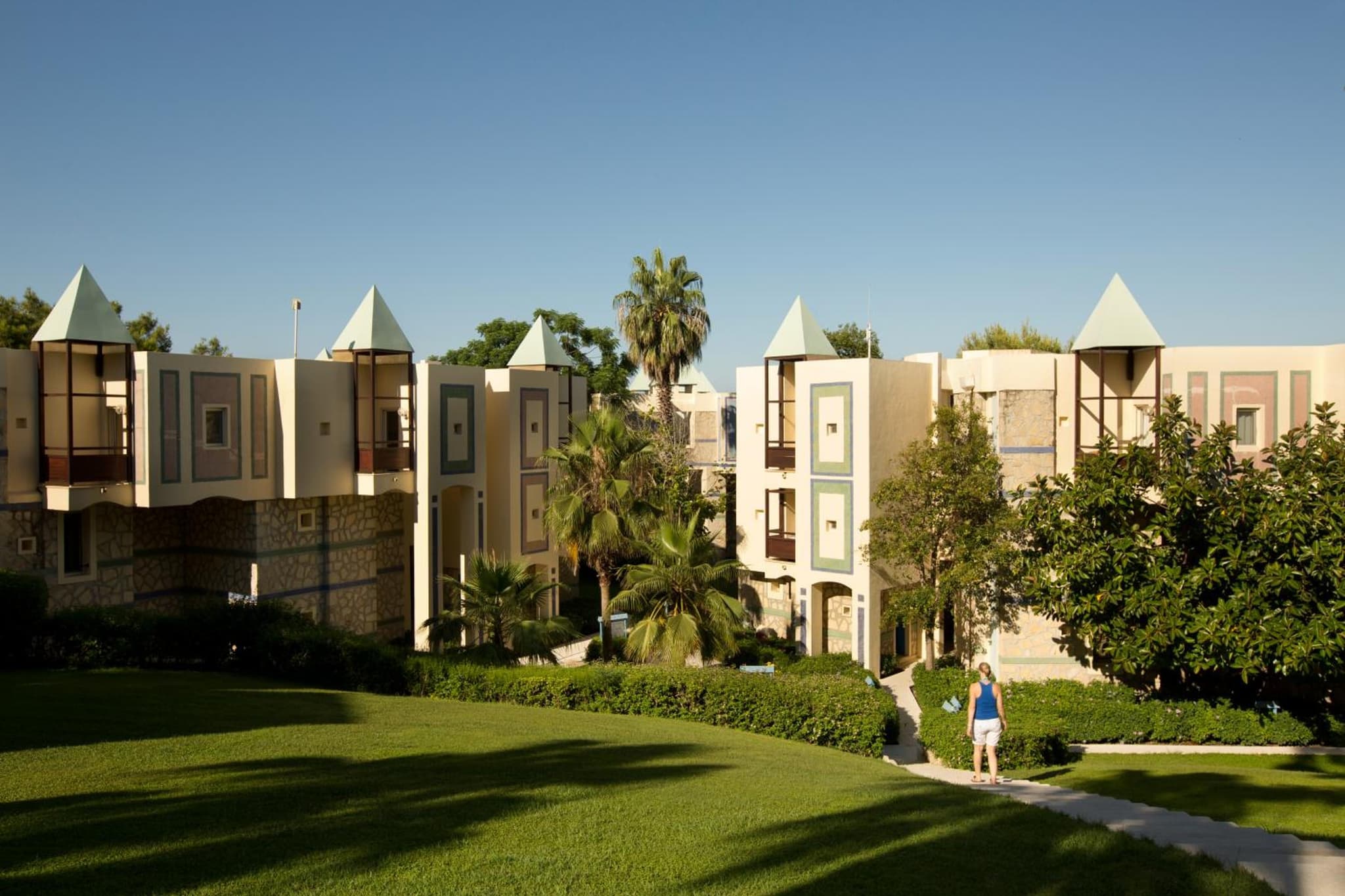 ROBINSON PAMFILYA - All Inclusive - Image 1