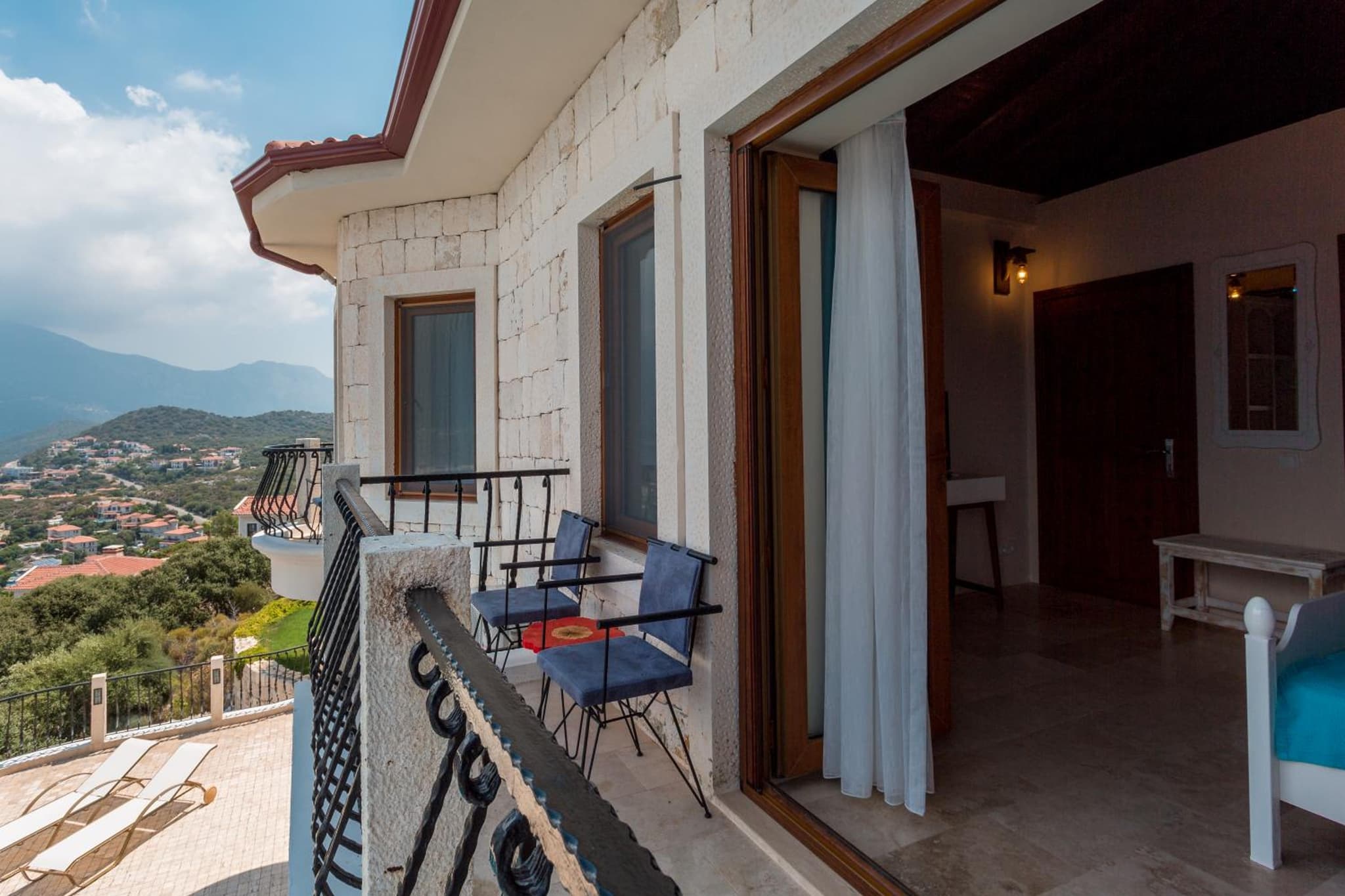 Hillcity Hotel - Image 2