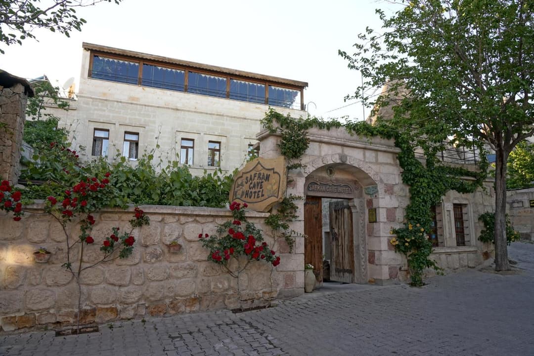 Safran Cave Hotel