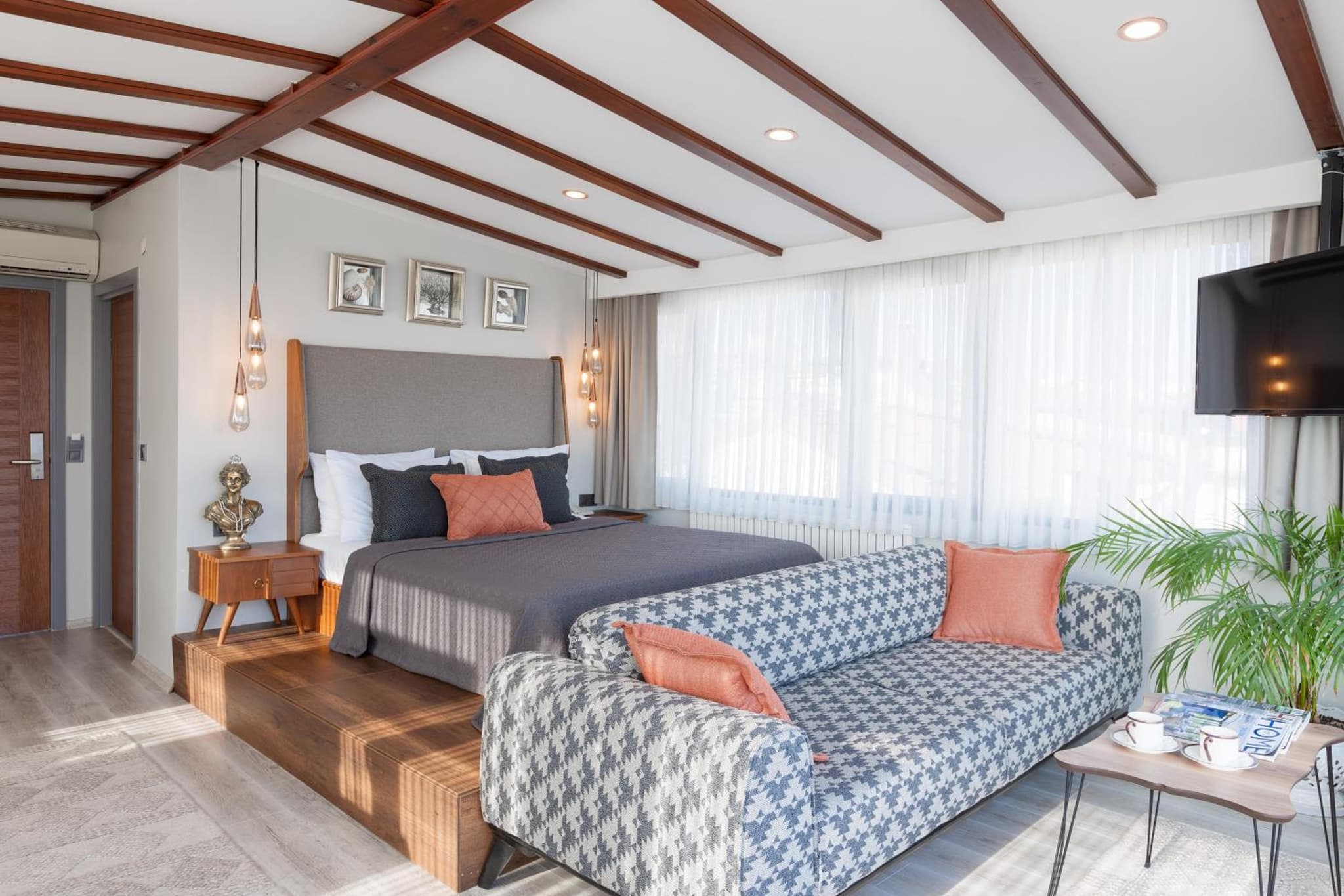 Romantic Hotel Istanbul - Image 2