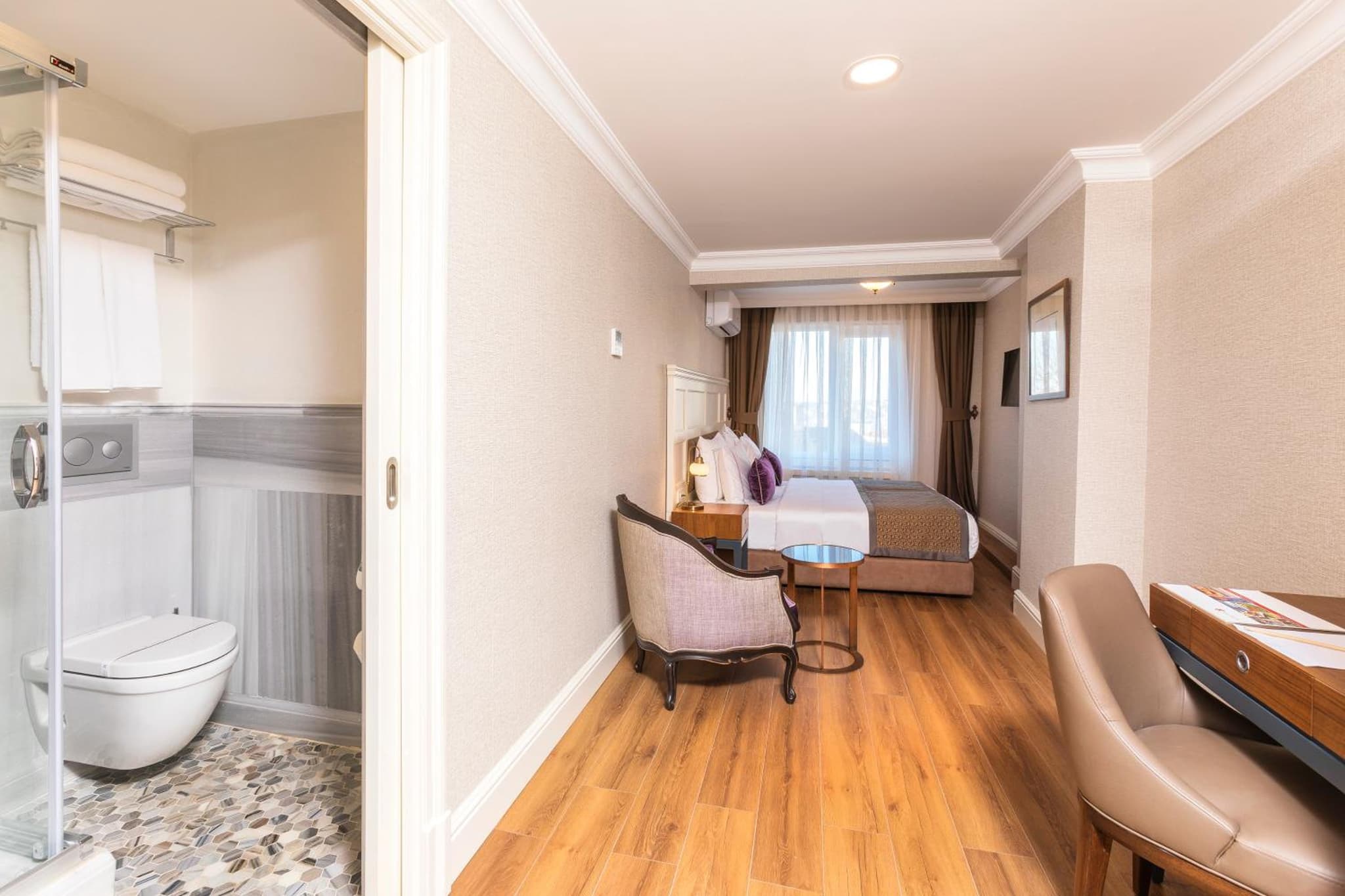 Meroddi La Porta Otel - Image 4