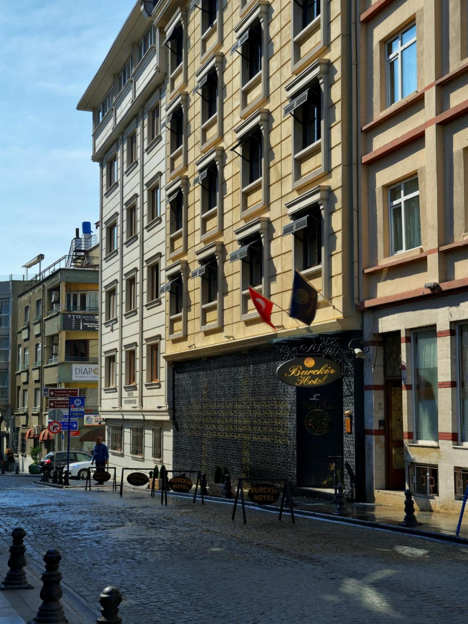 Burckin Hotel - Image 1