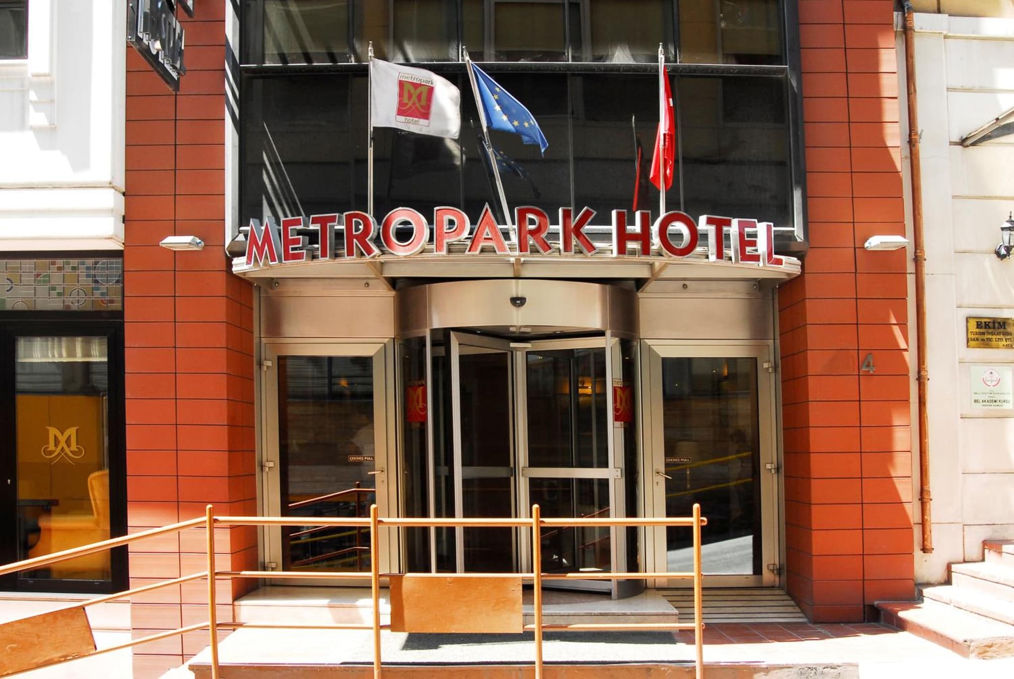 Taksim Metropark Hotel - Image 1