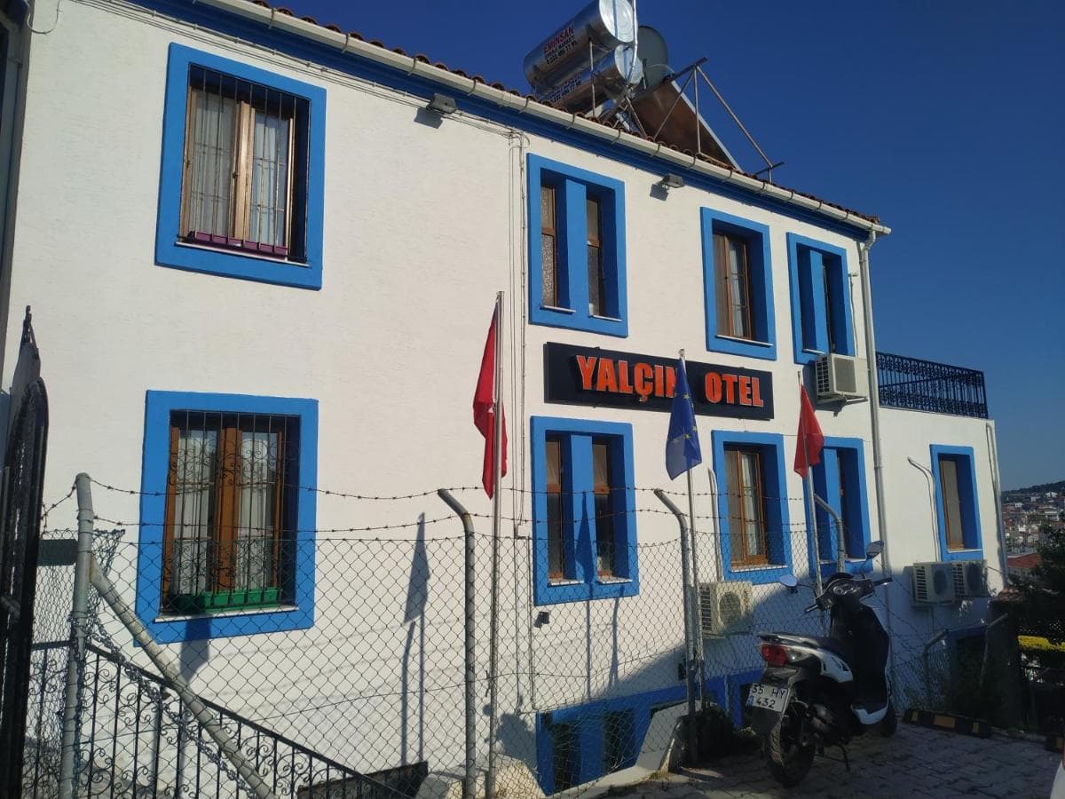 Yalcin Hotel - Image 1