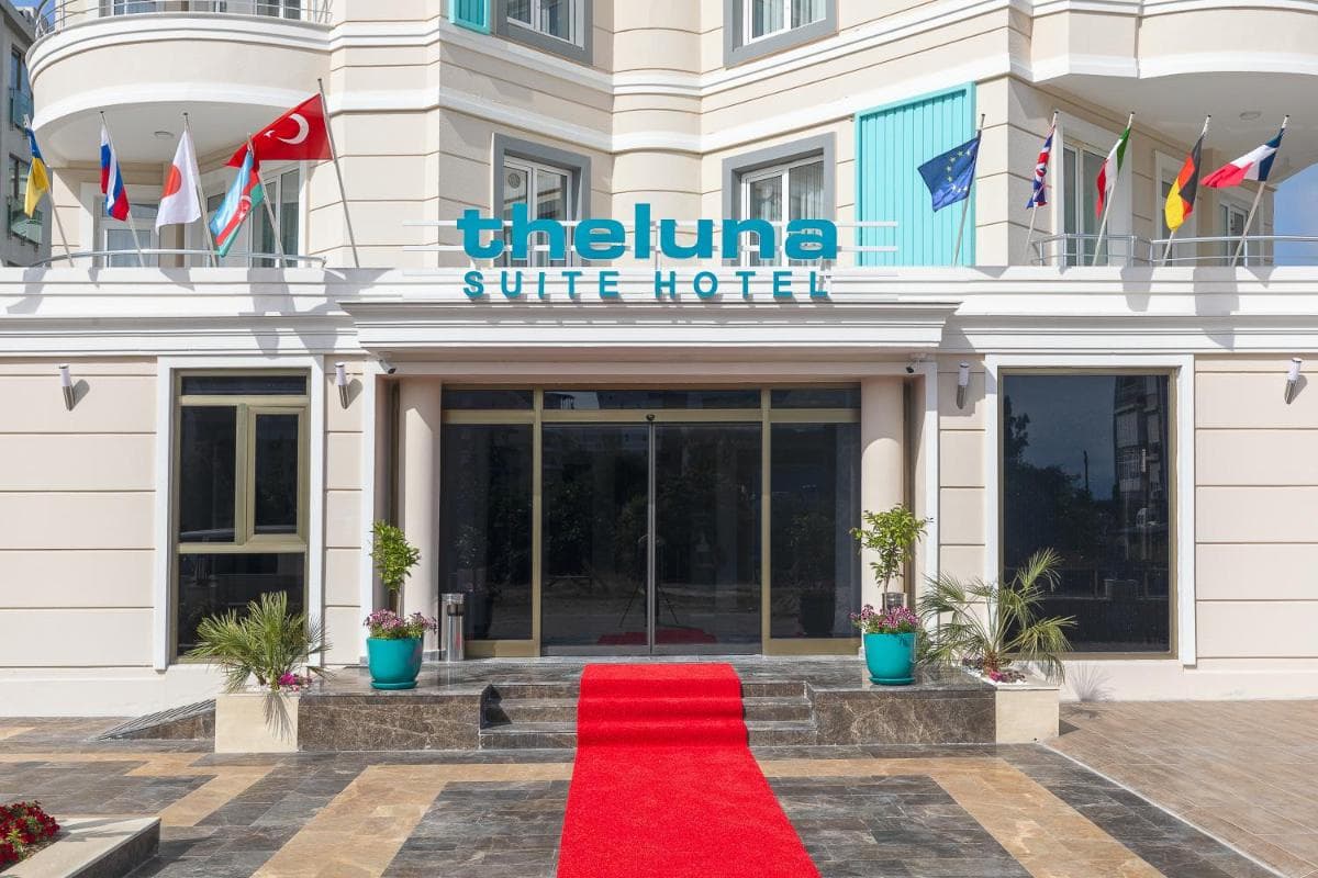 TheLuna Suite Hotel - Image 1