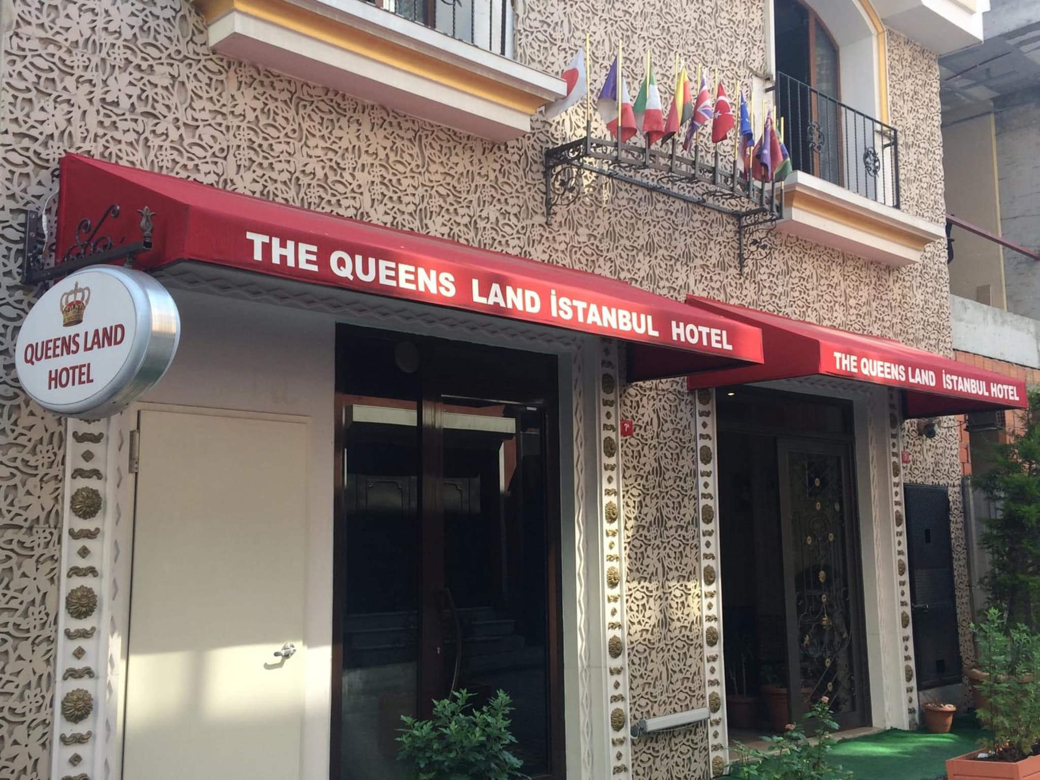 Hotel Queens Land - Image 3